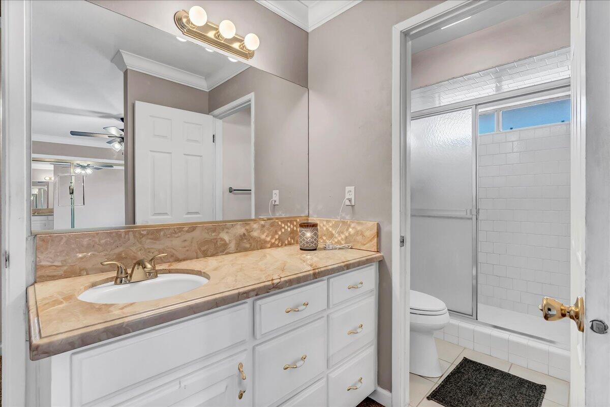 45 Lyon Ave, Sanger, CA 93657