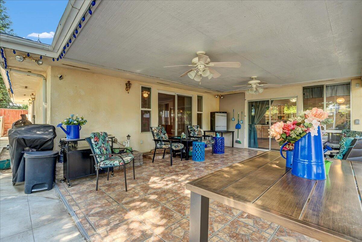 45 Lyon Ave, Sanger, CA 93657