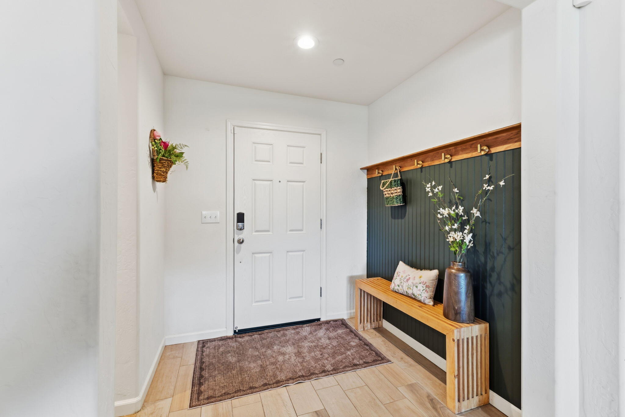 2131 W Ambassador Way, Hanford, CA 93230