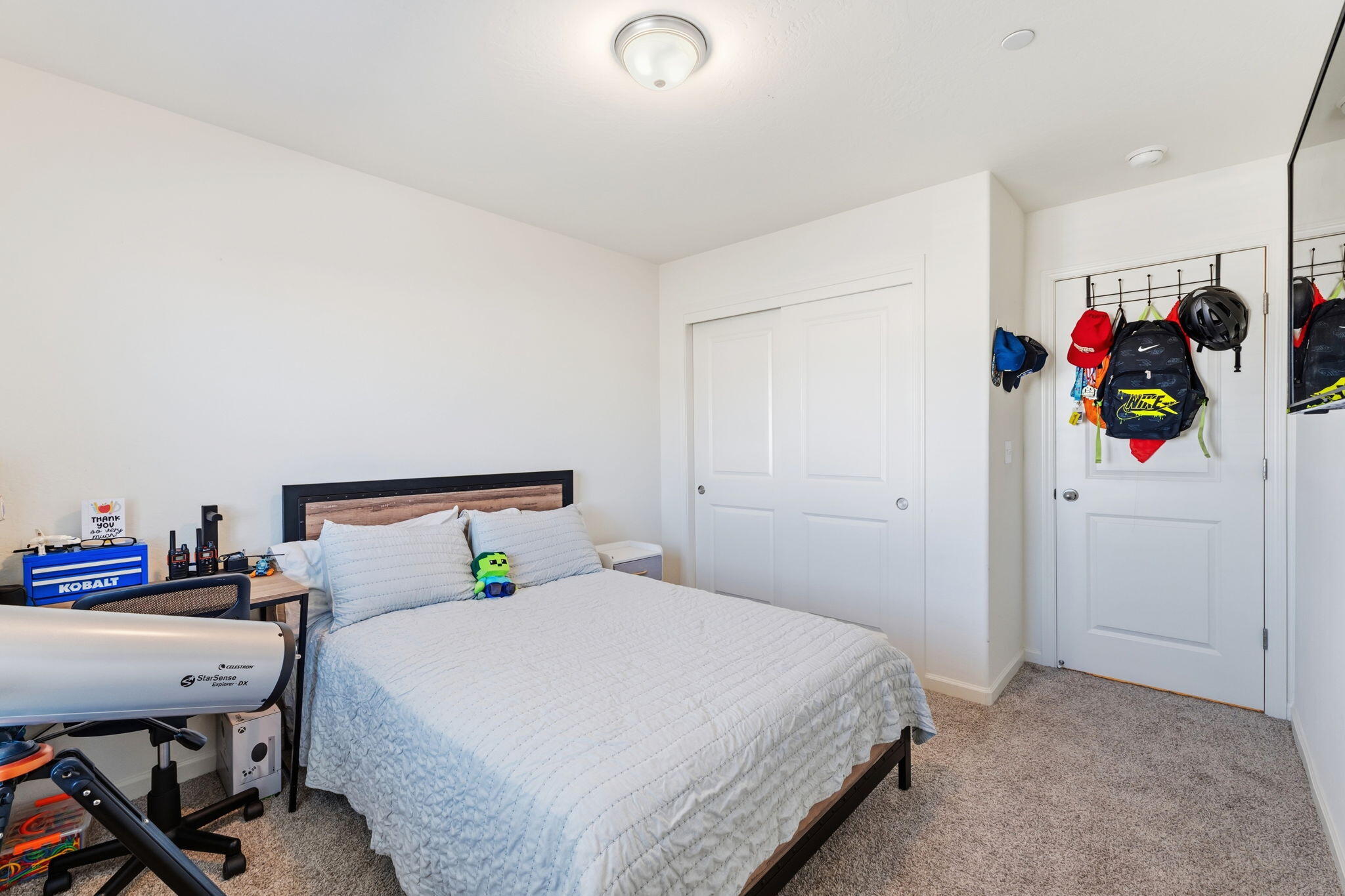 2131 W Ambassador Way, Hanford, CA 93230