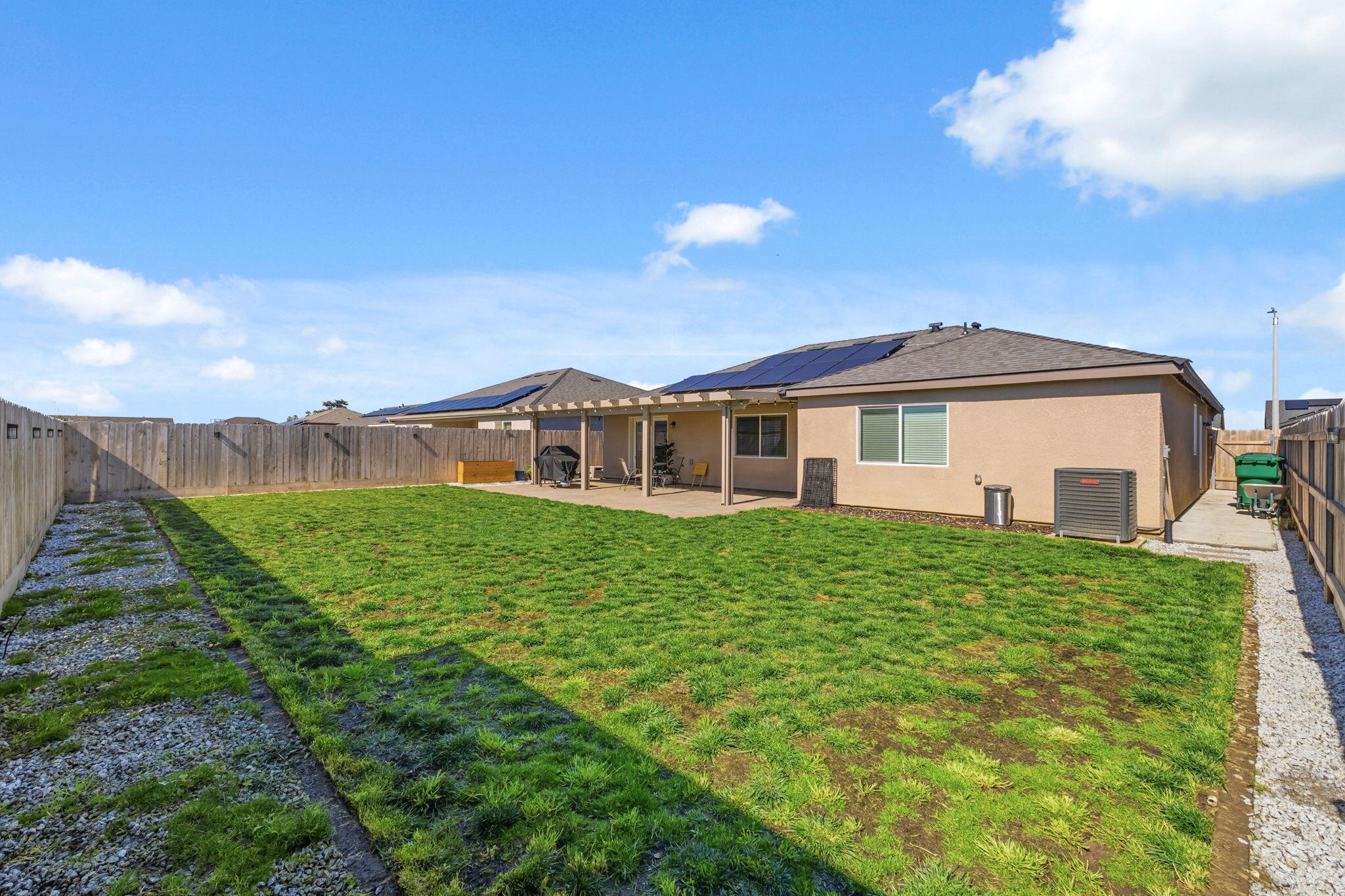 2131 W Ambassador Way, Hanford, CA 93230