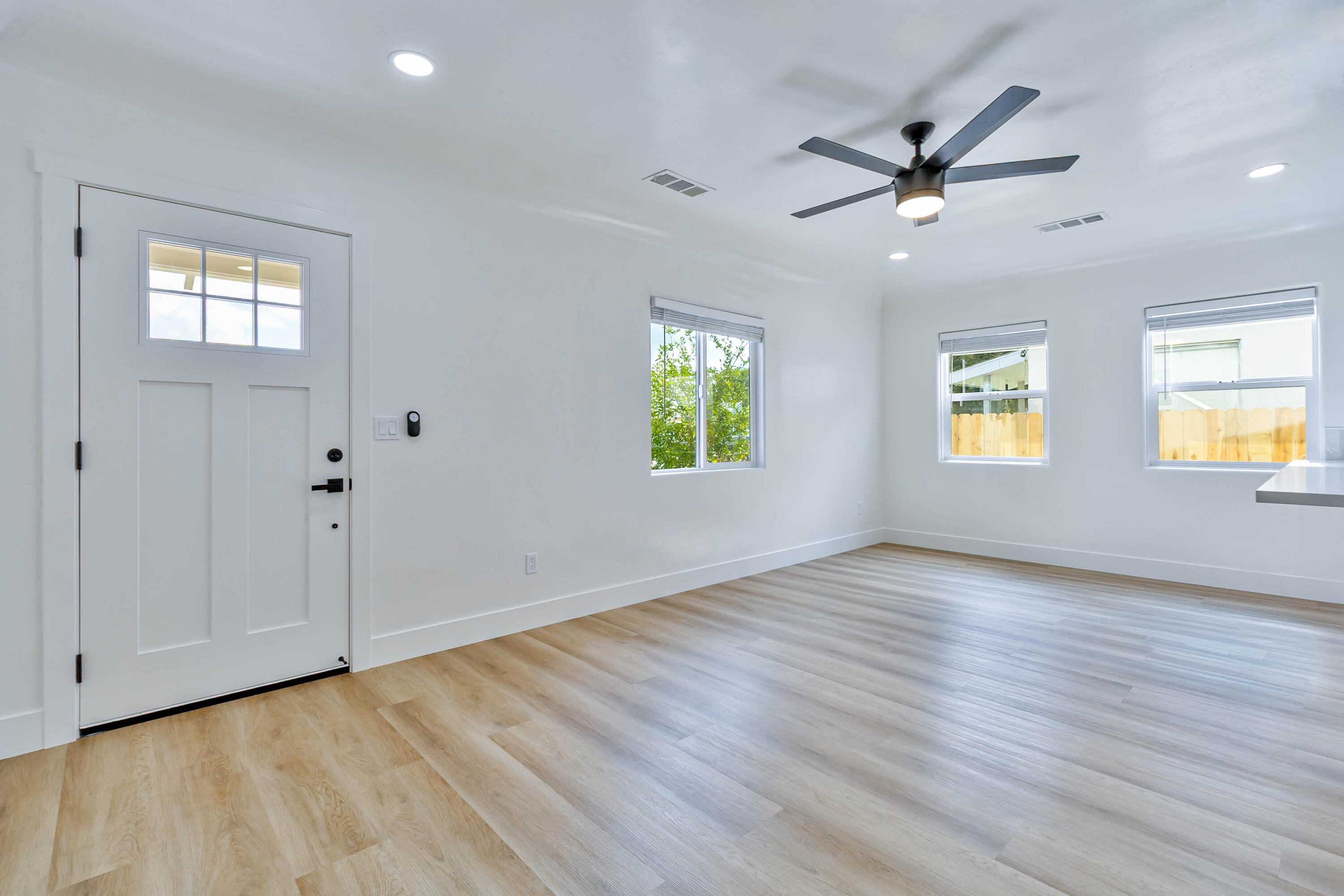 257 N F St, Tulare, CA 93274