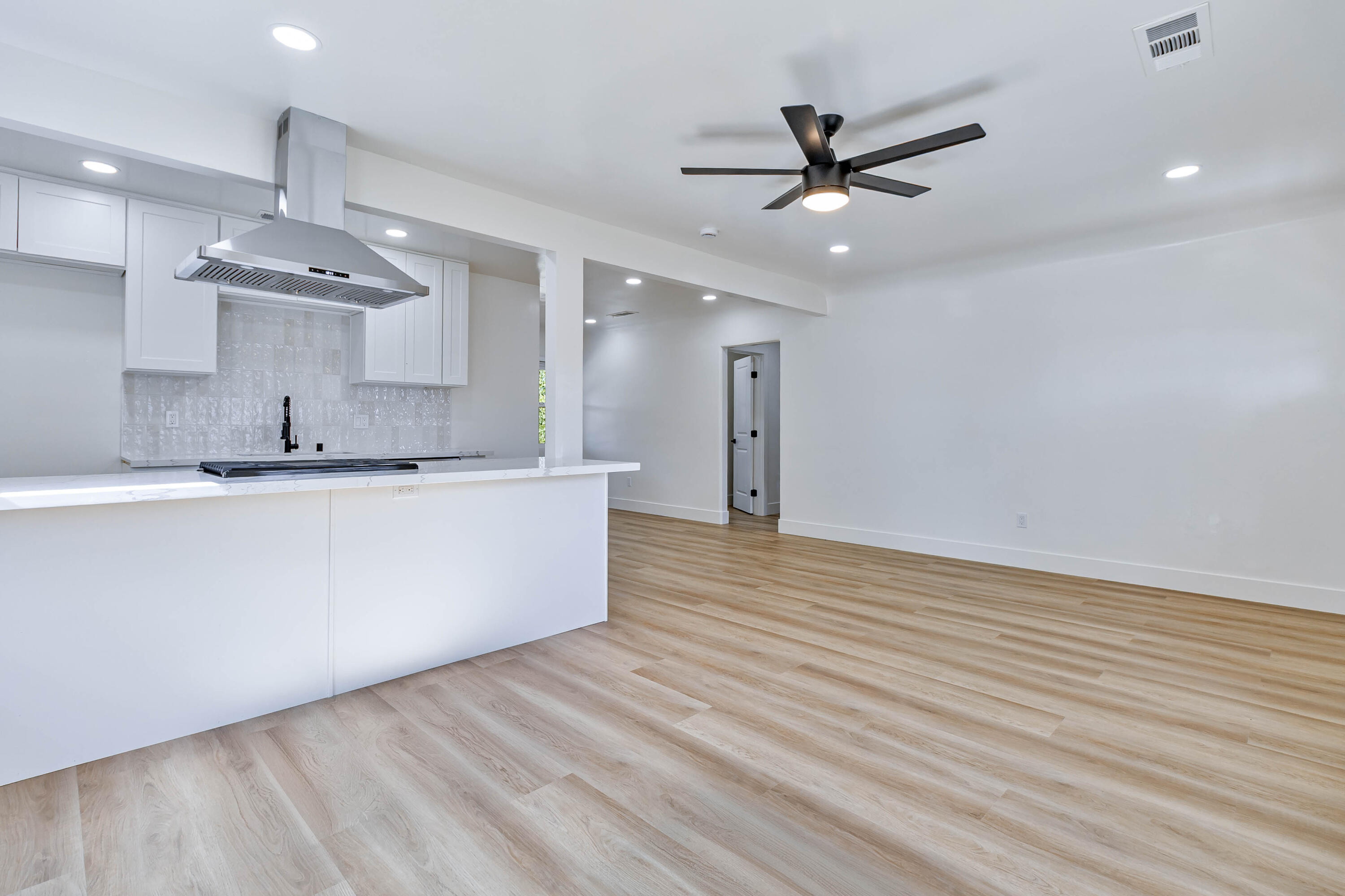 257 N F St, Tulare, CA 93274