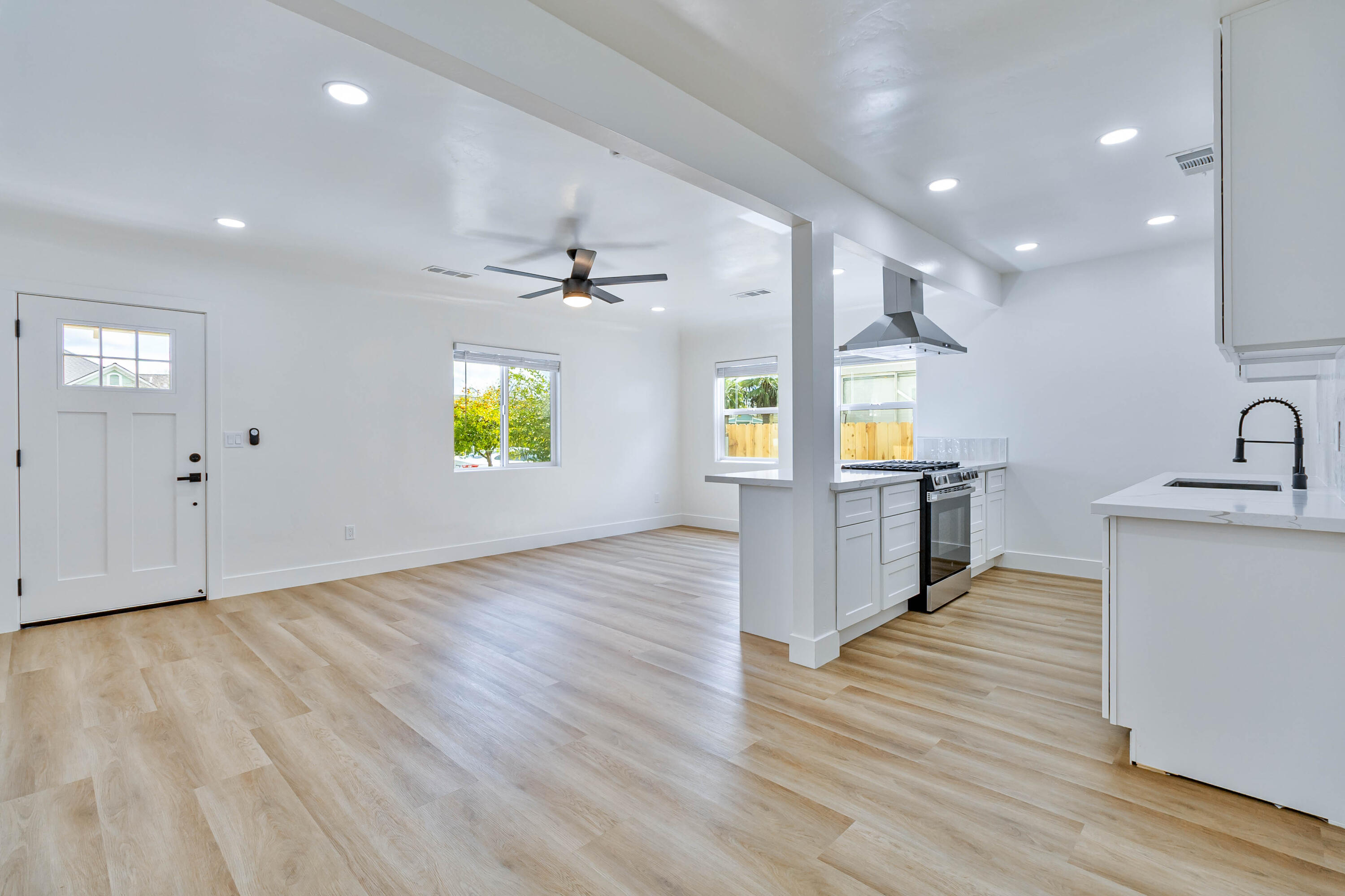 257 N F St, Tulare, CA 93274