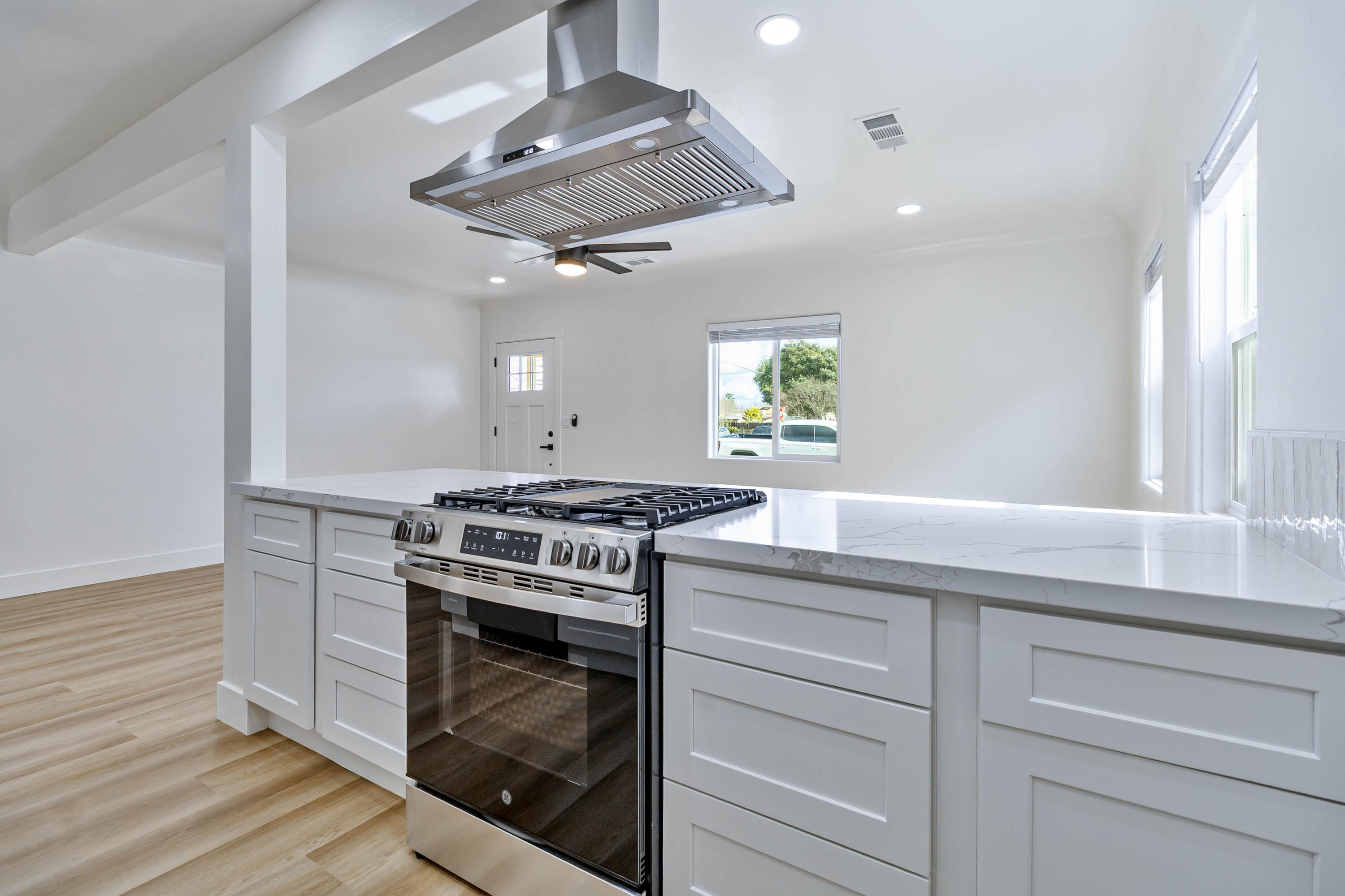 257 N F St, Tulare, CA 93274