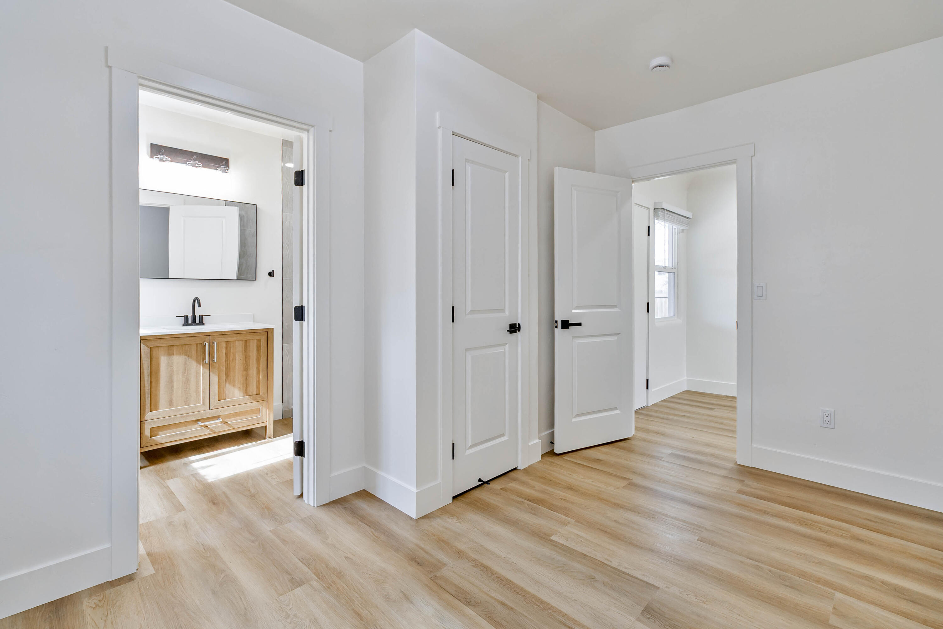 257 N F St, Tulare, CA 93274