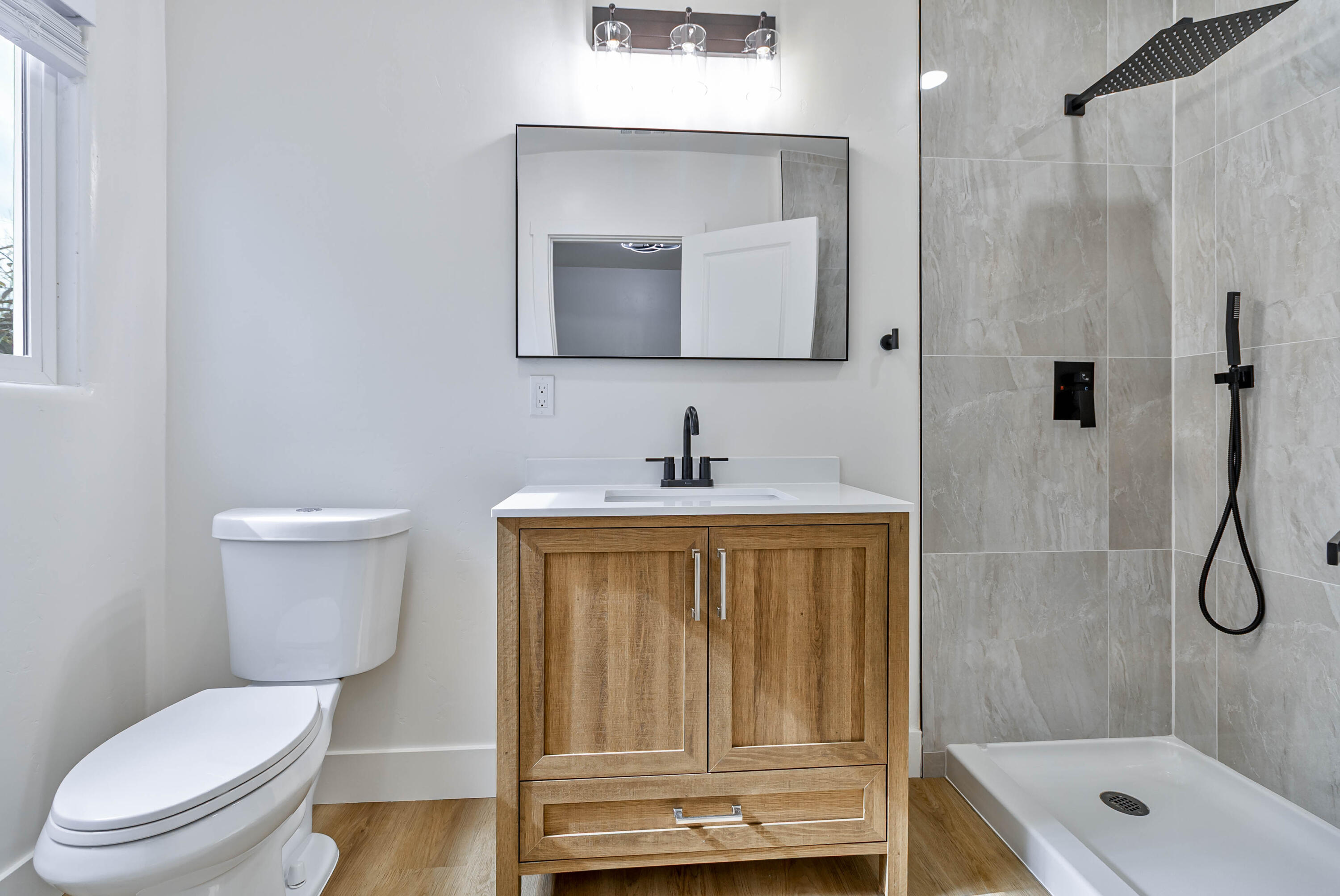 257 N F St, Tulare, CA 93274