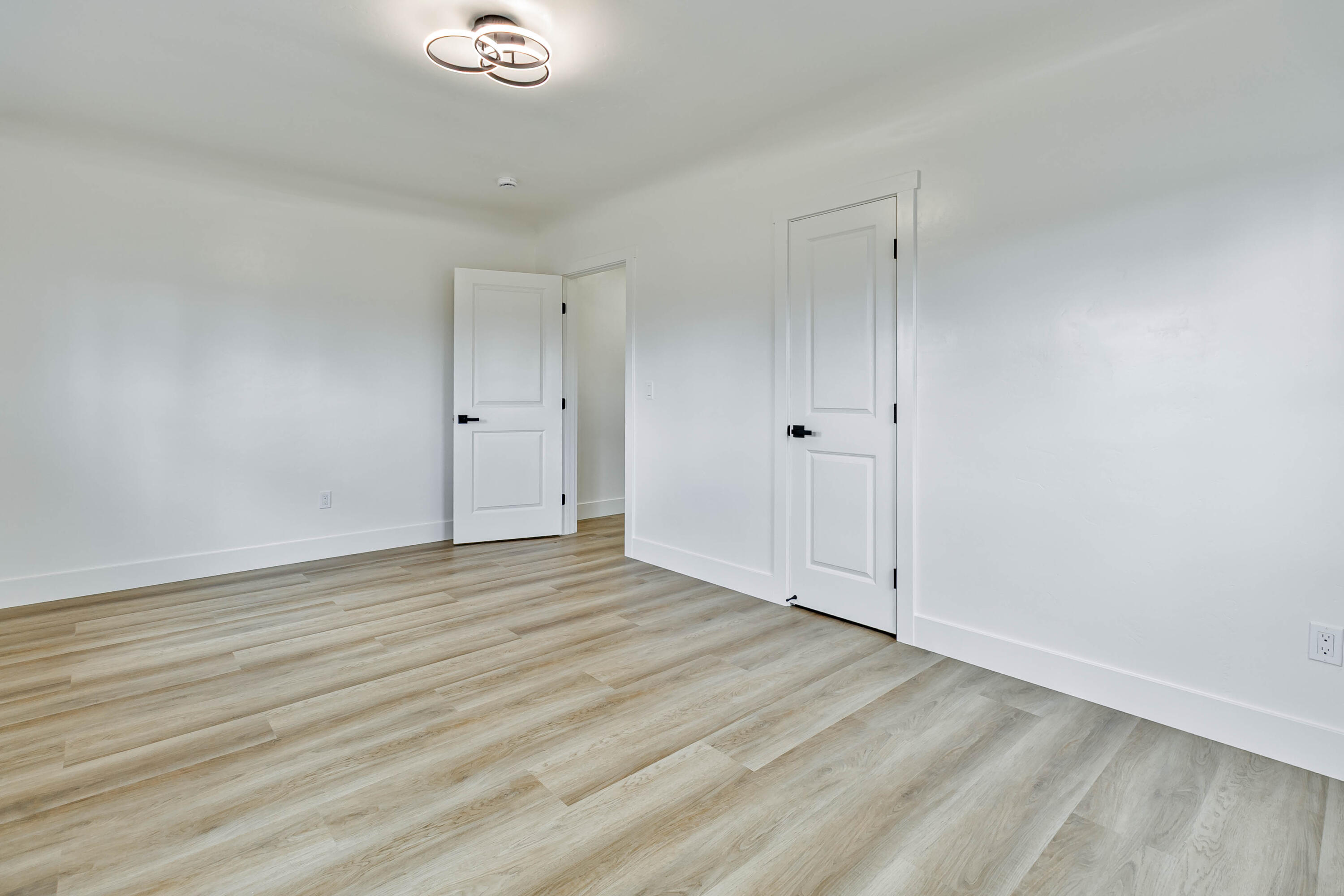 257 N F St, Tulare, CA 93274