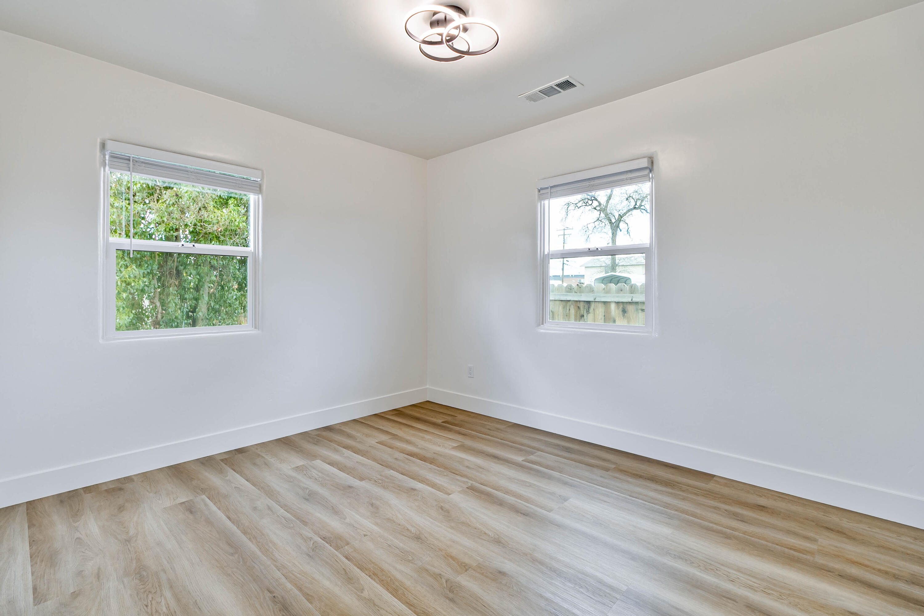 257 N F St, Tulare, CA 93274