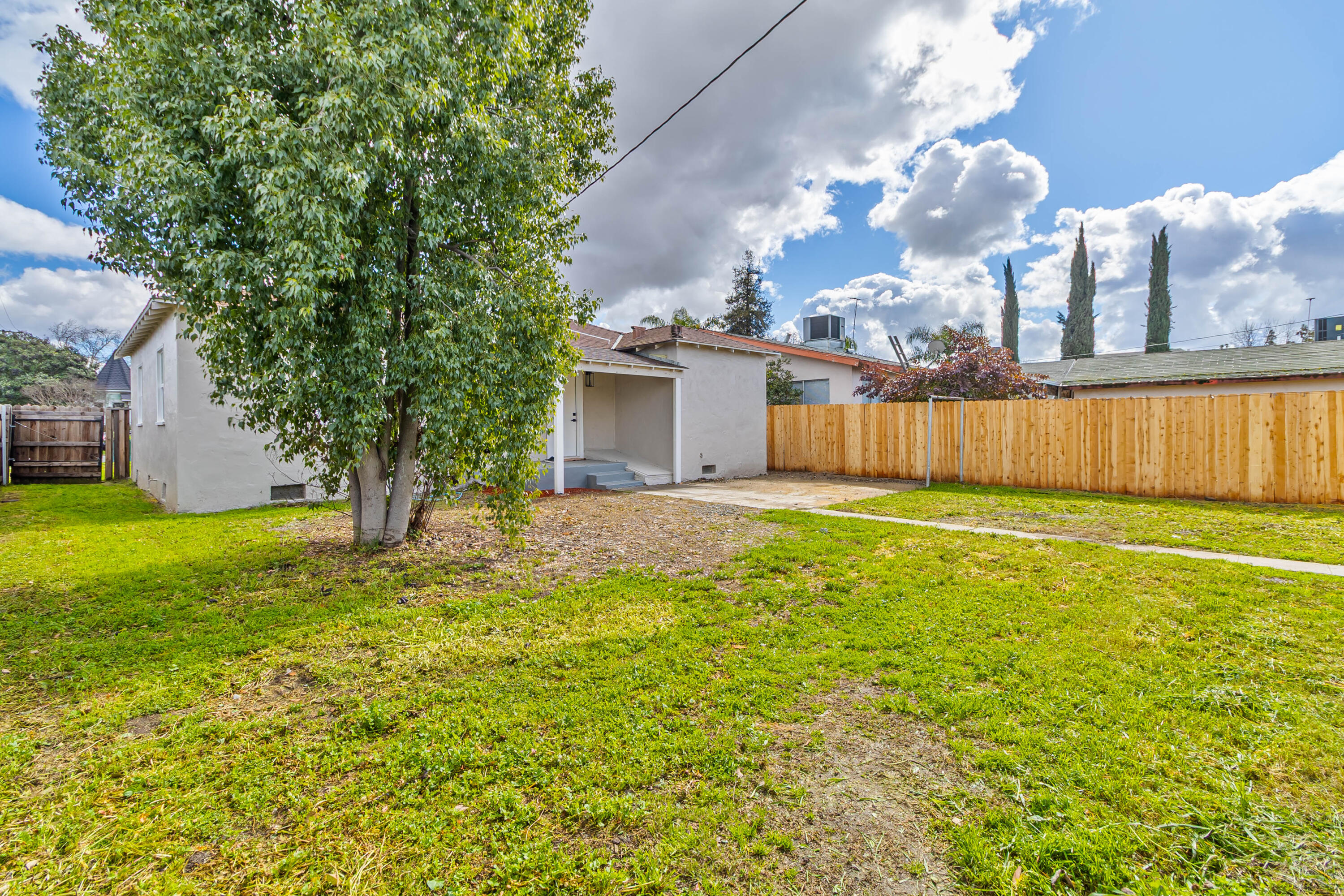 257 N F St, Tulare, CA 93274