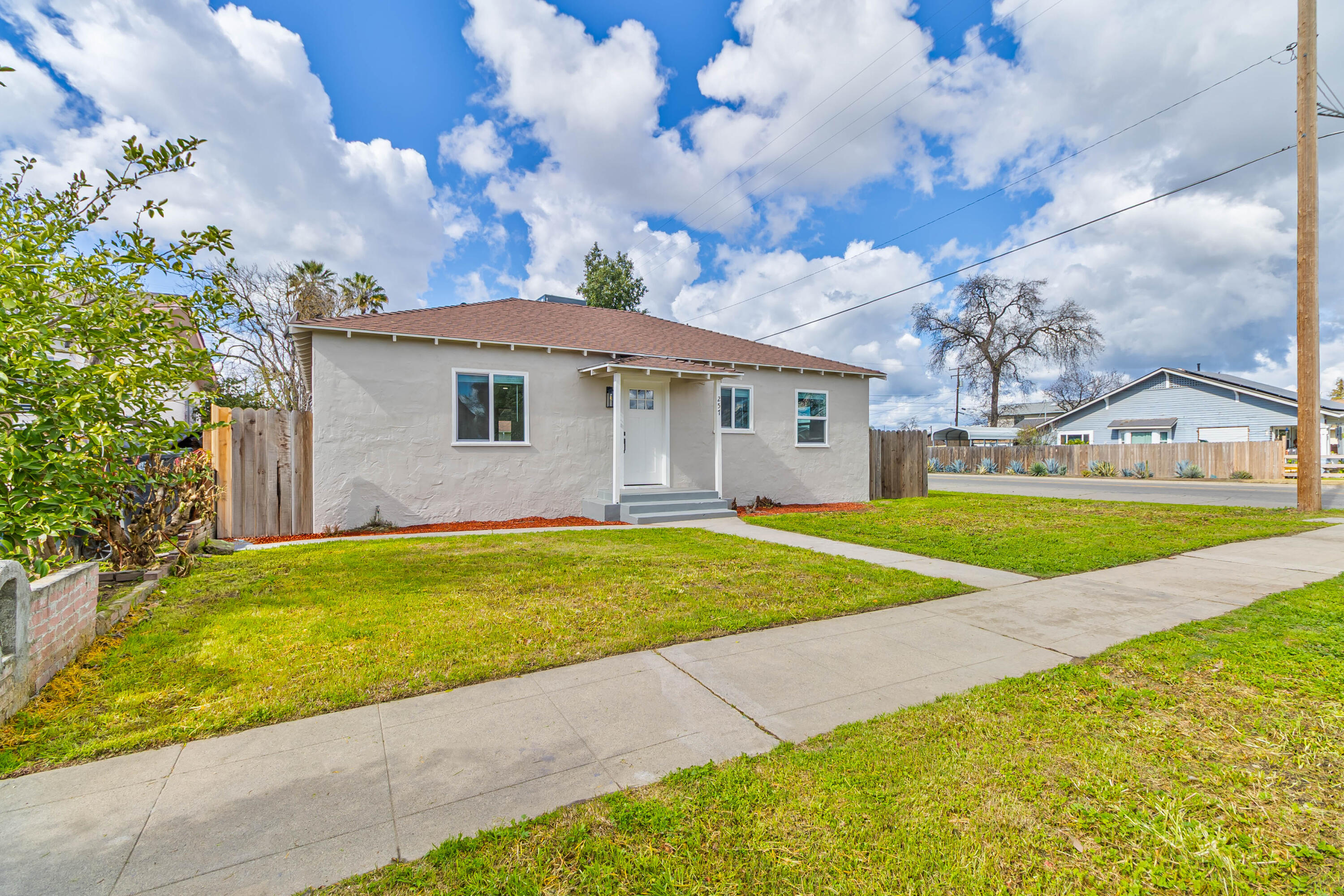 257 N F St, Tulare, CA 93274