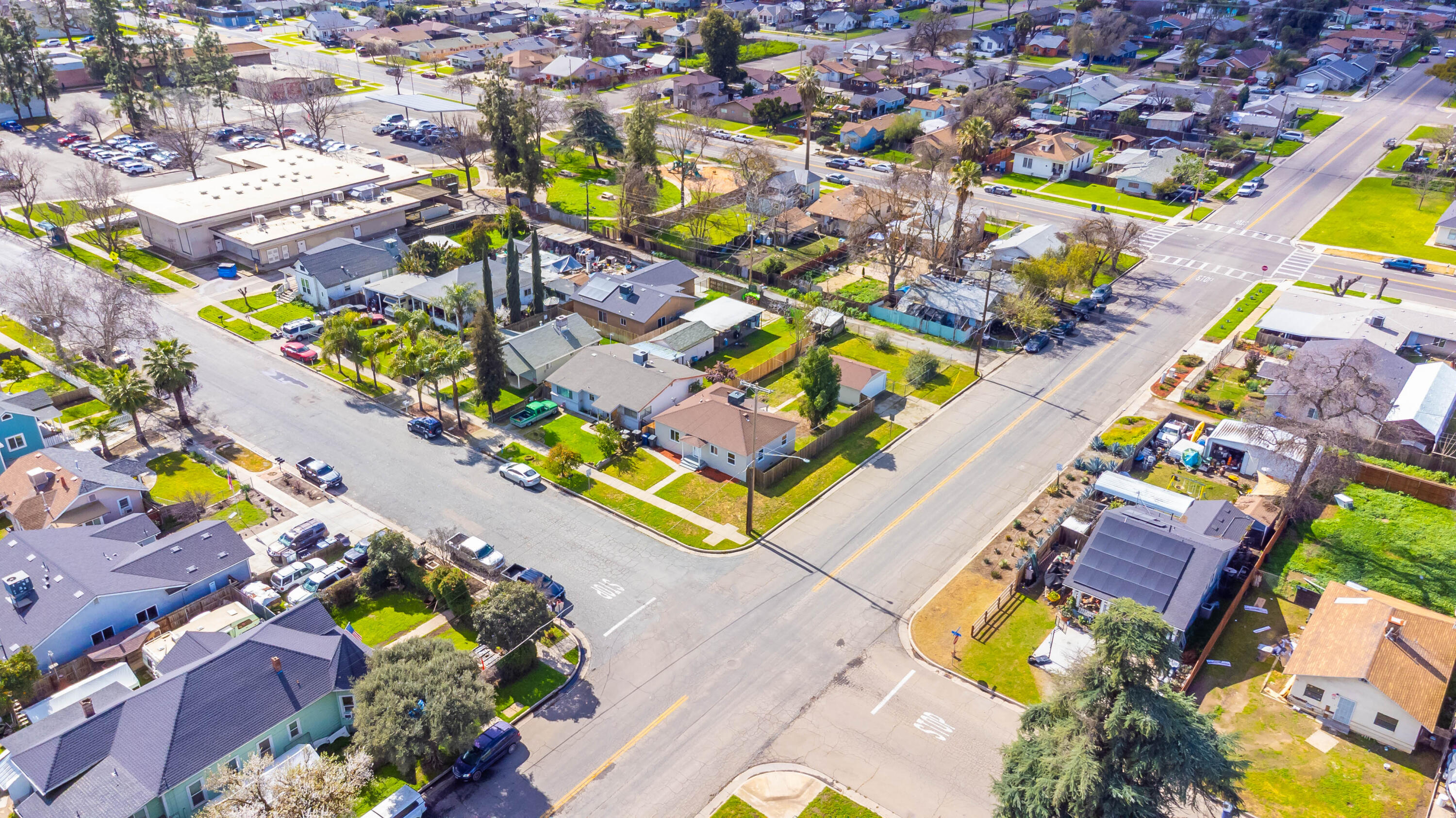 257 N F St, Tulare, CA 93274