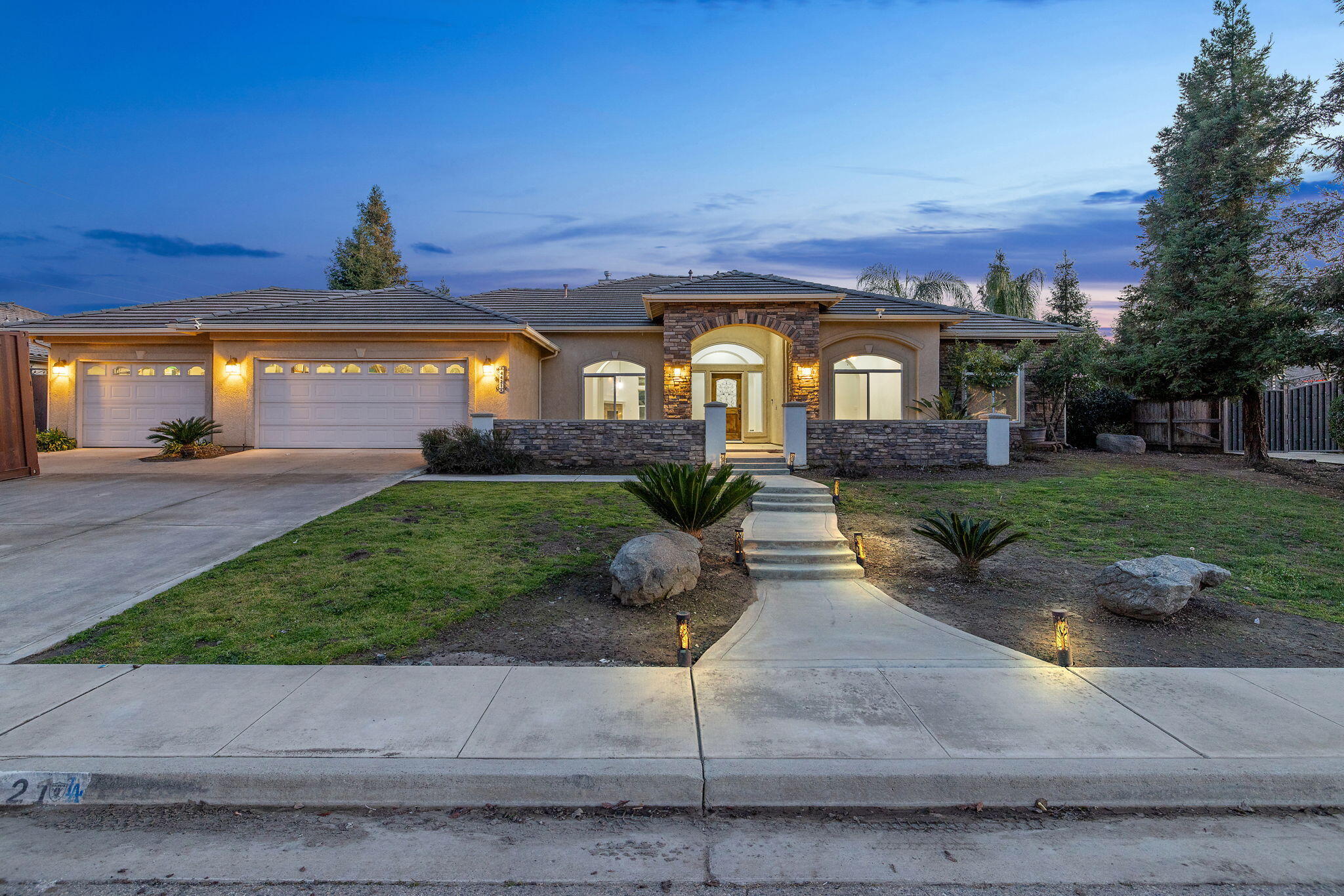 4421 E Douglas Ave, Visalia, CA 93292