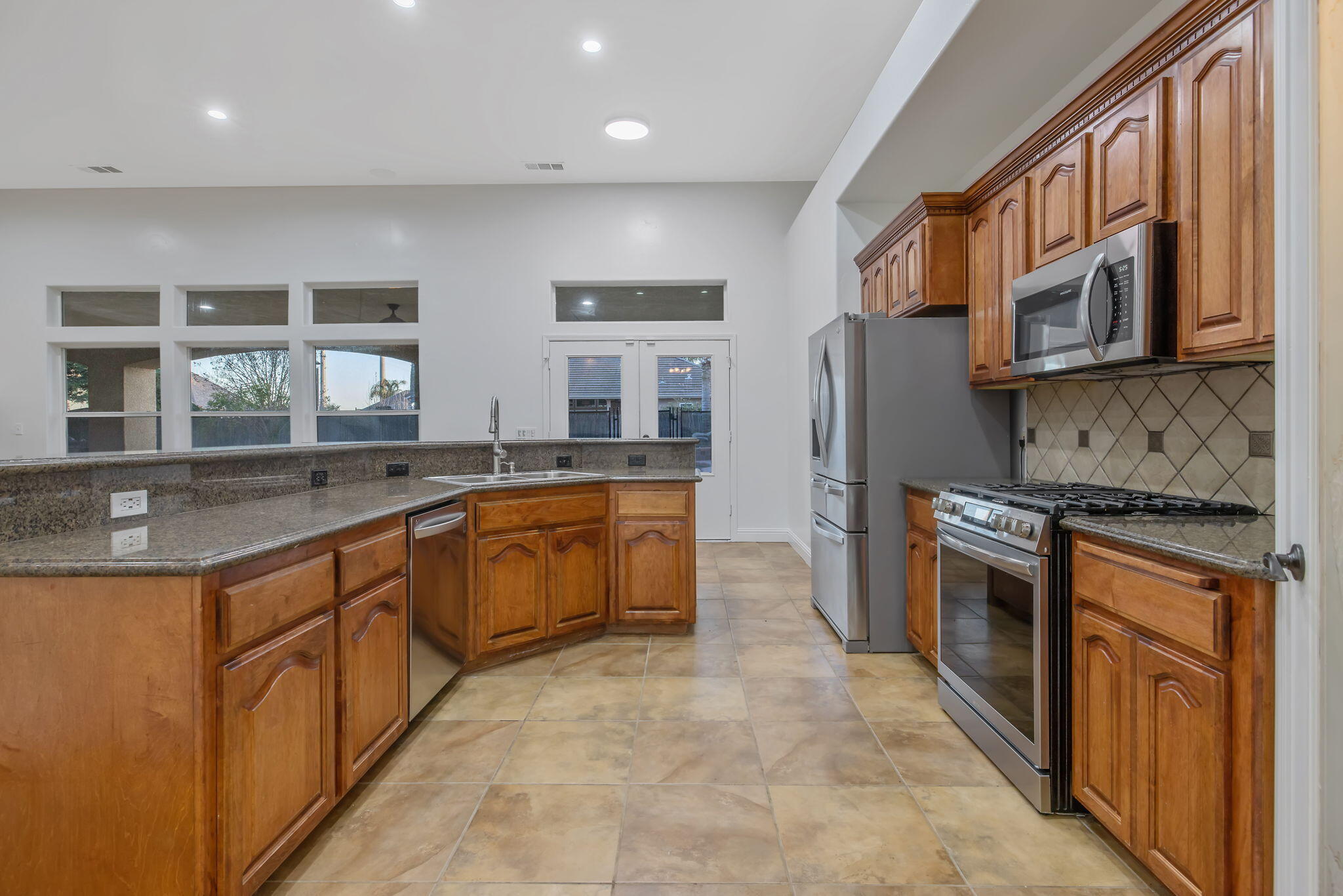 4421 E Douglas Ave, Visalia, CA 93292