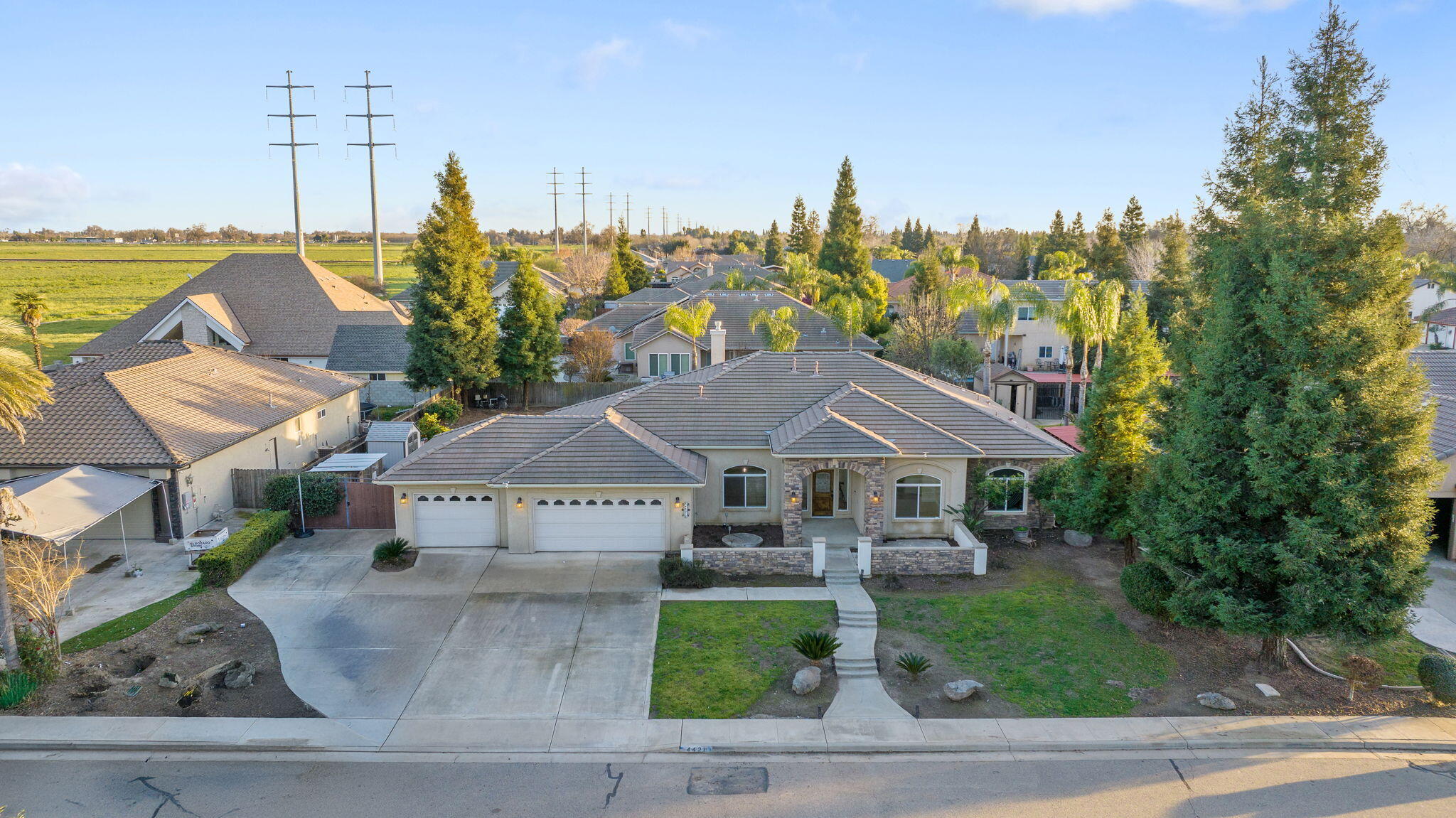 4421 E Douglas Ave, Visalia, CA 93292