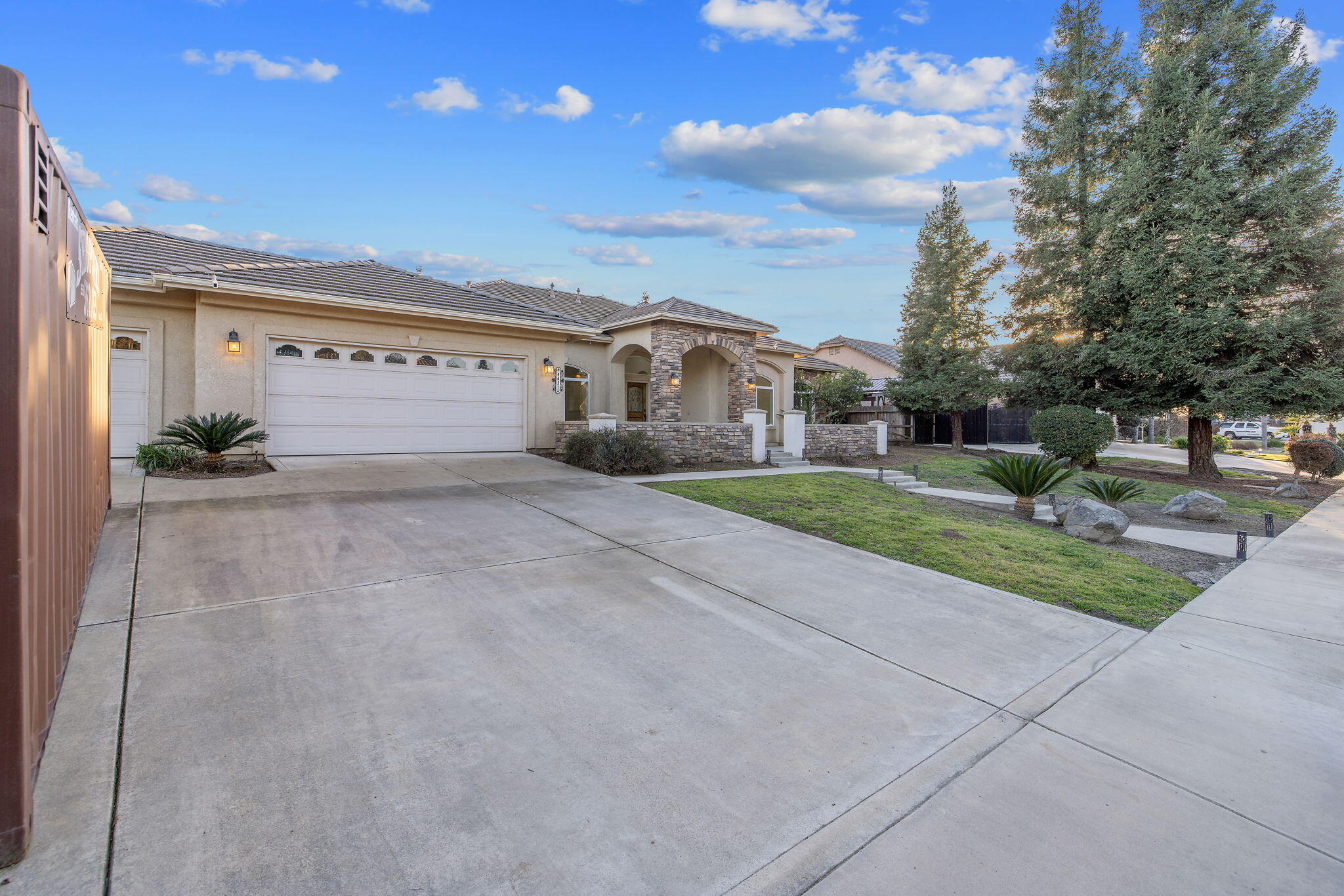 4421 E Douglas Ave, Visalia, CA 93292