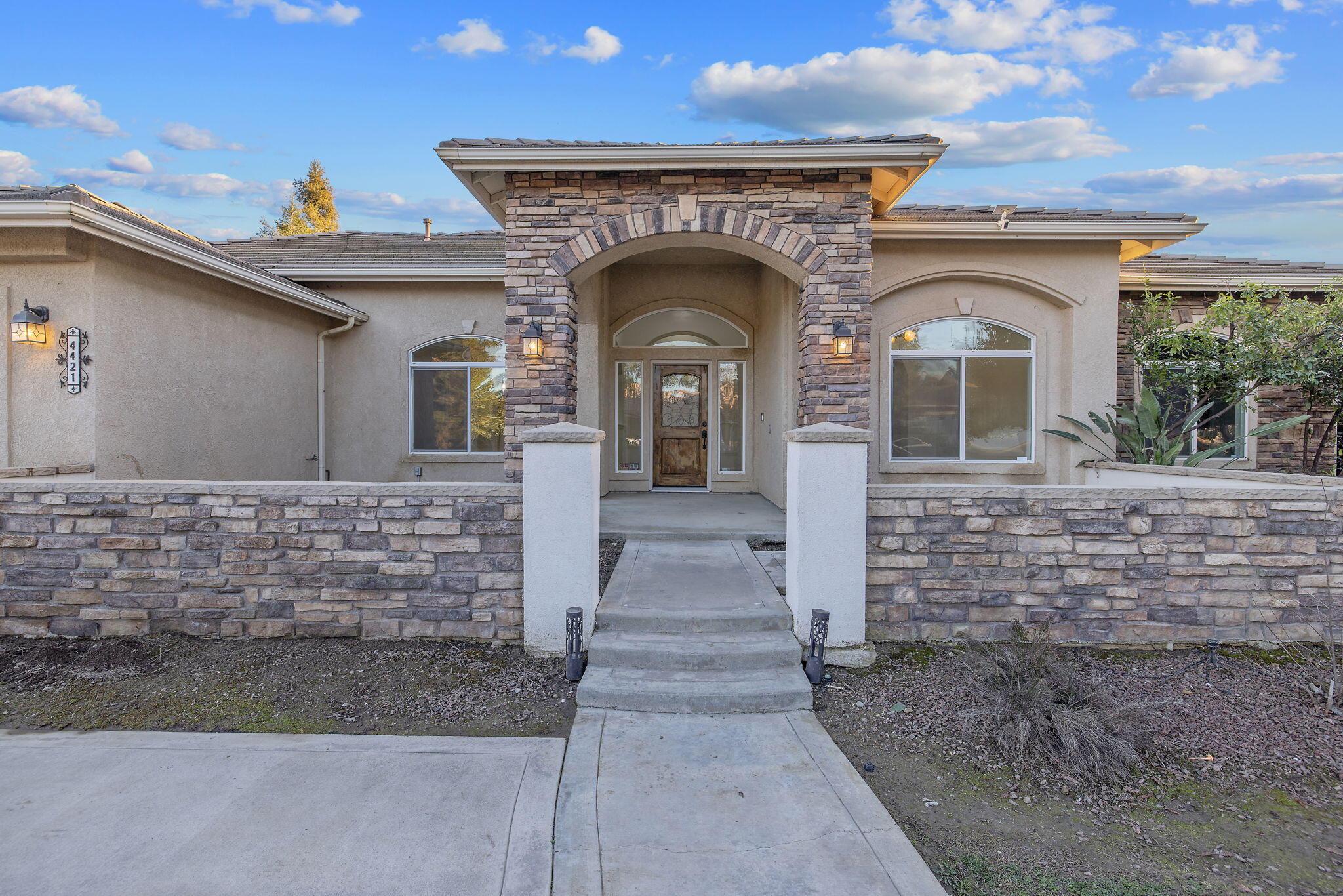 4421 E Douglas Ave, Visalia, CA 93292