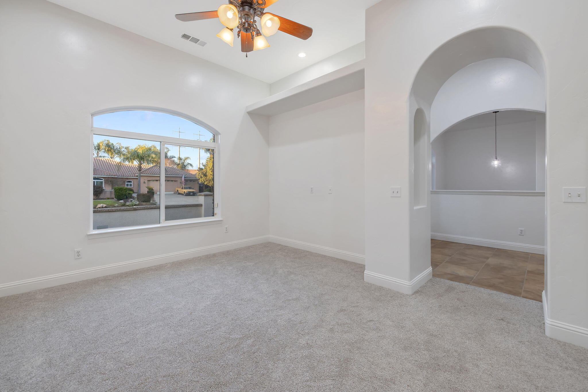 4421 E Douglas Ave, Visalia, CA 93292