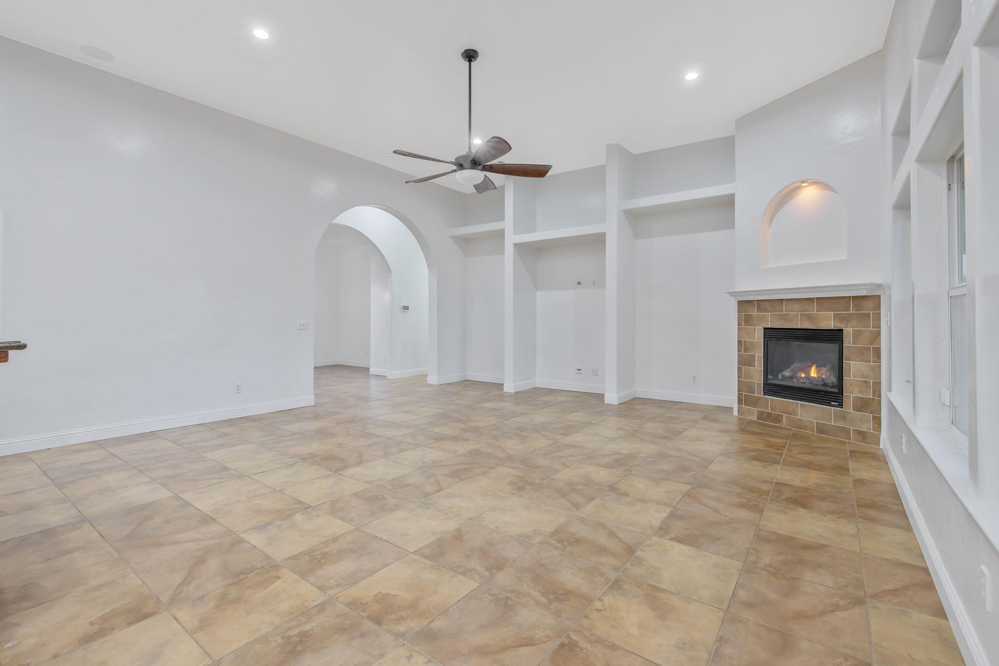 4421 E Douglas Ave, Visalia, CA 93292