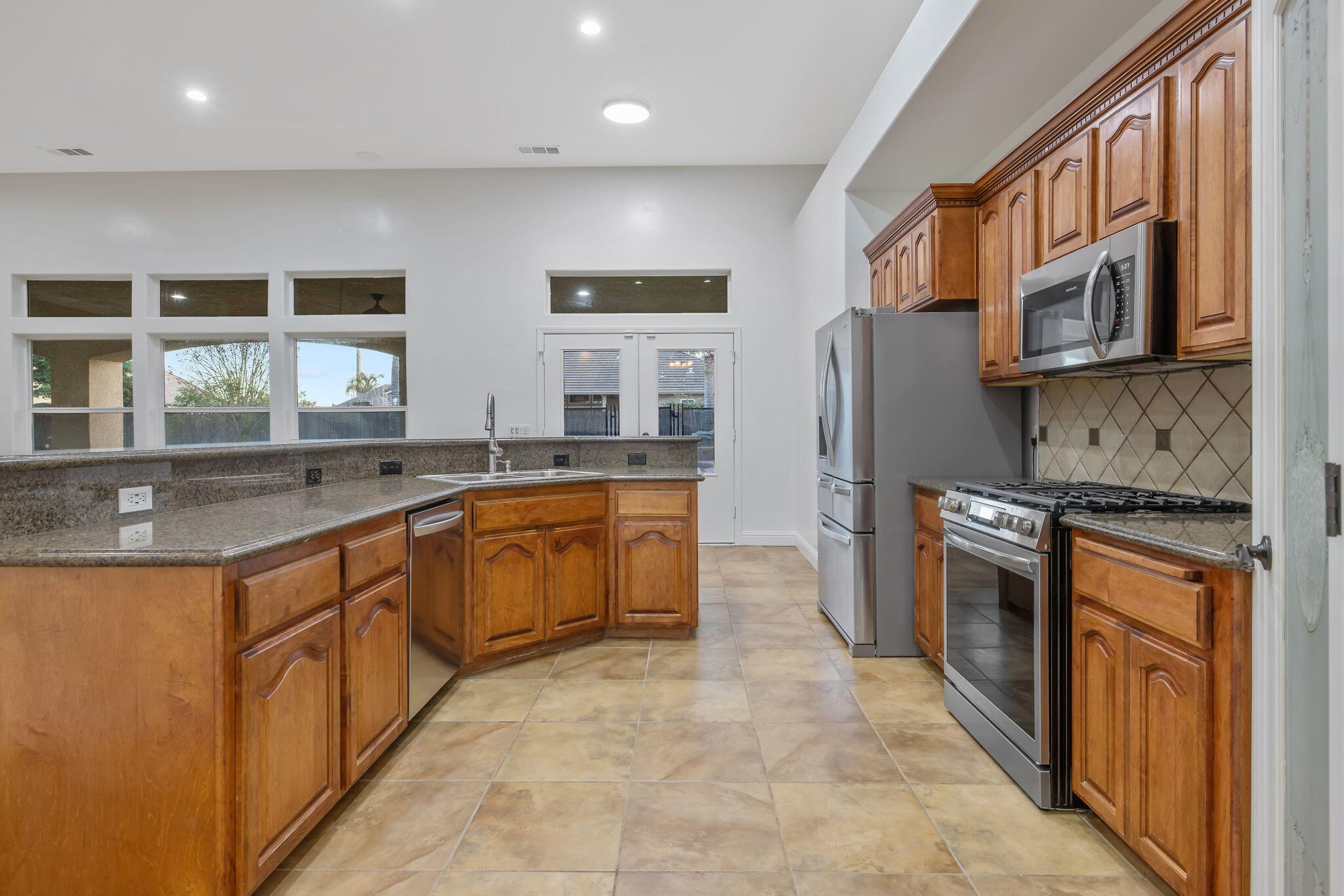 4421 E Douglas Ave, Visalia, CA 93292