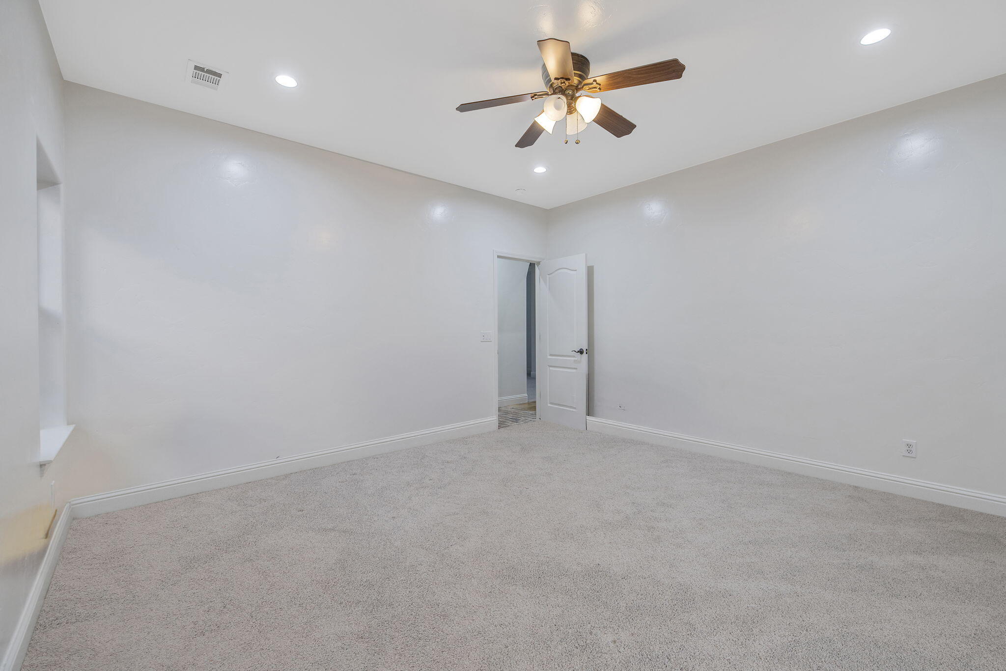 4421 E Douglas Ave, Visalia, CA 93292