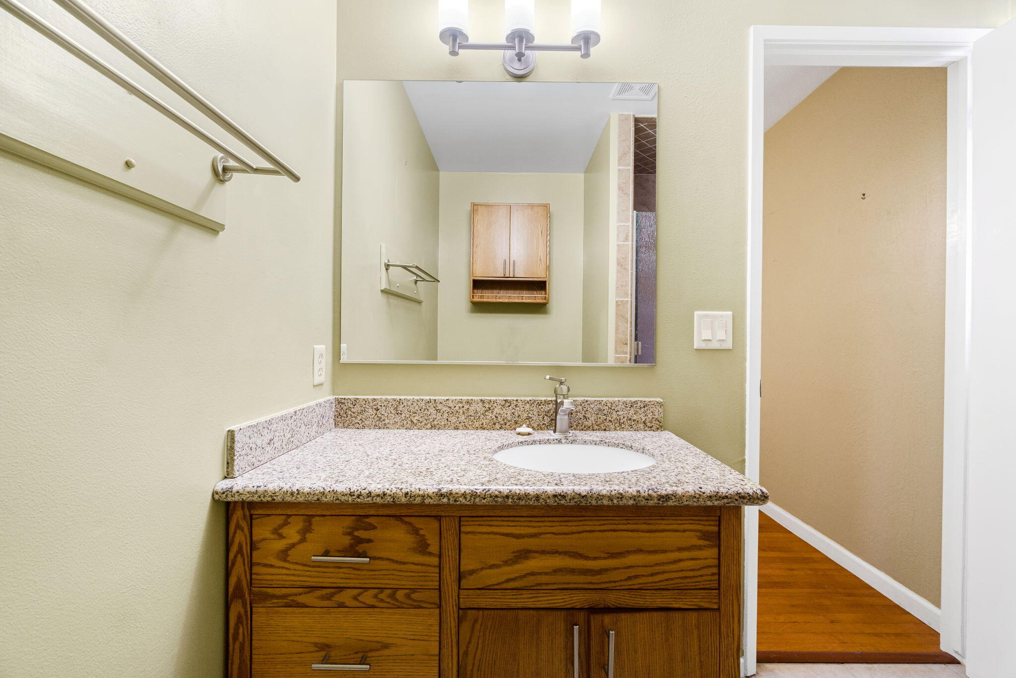 1606 Barstow Ave, Clovis, CA 93611