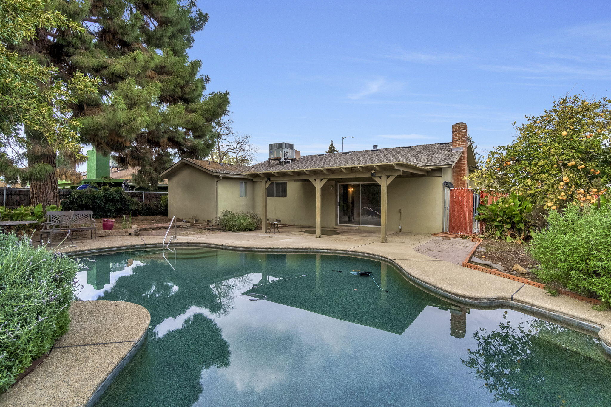 1606 Barstow Ave, Clovis, CA 93611