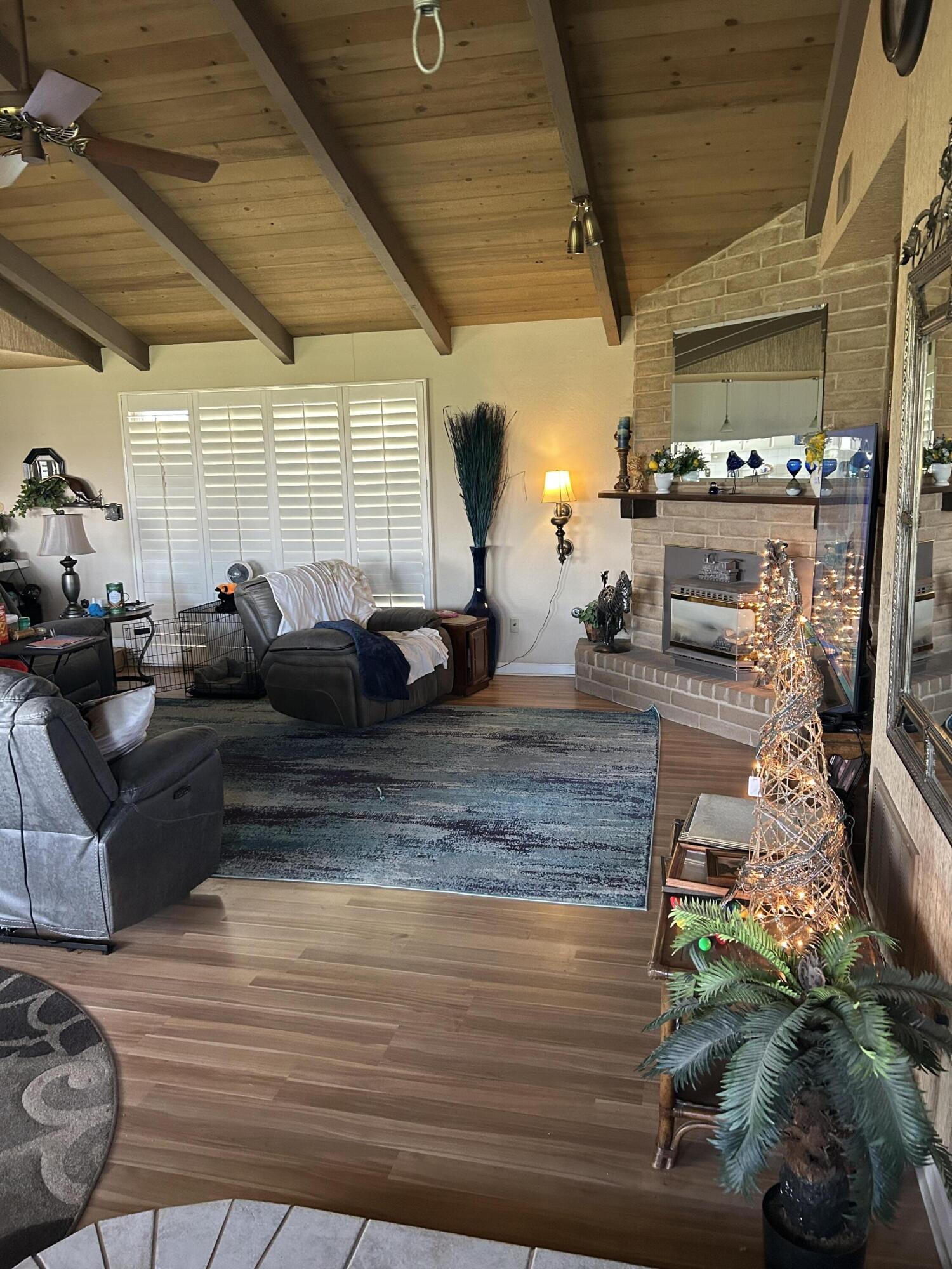 2745 E NE Goshen Ave, Visalia, CA 93292