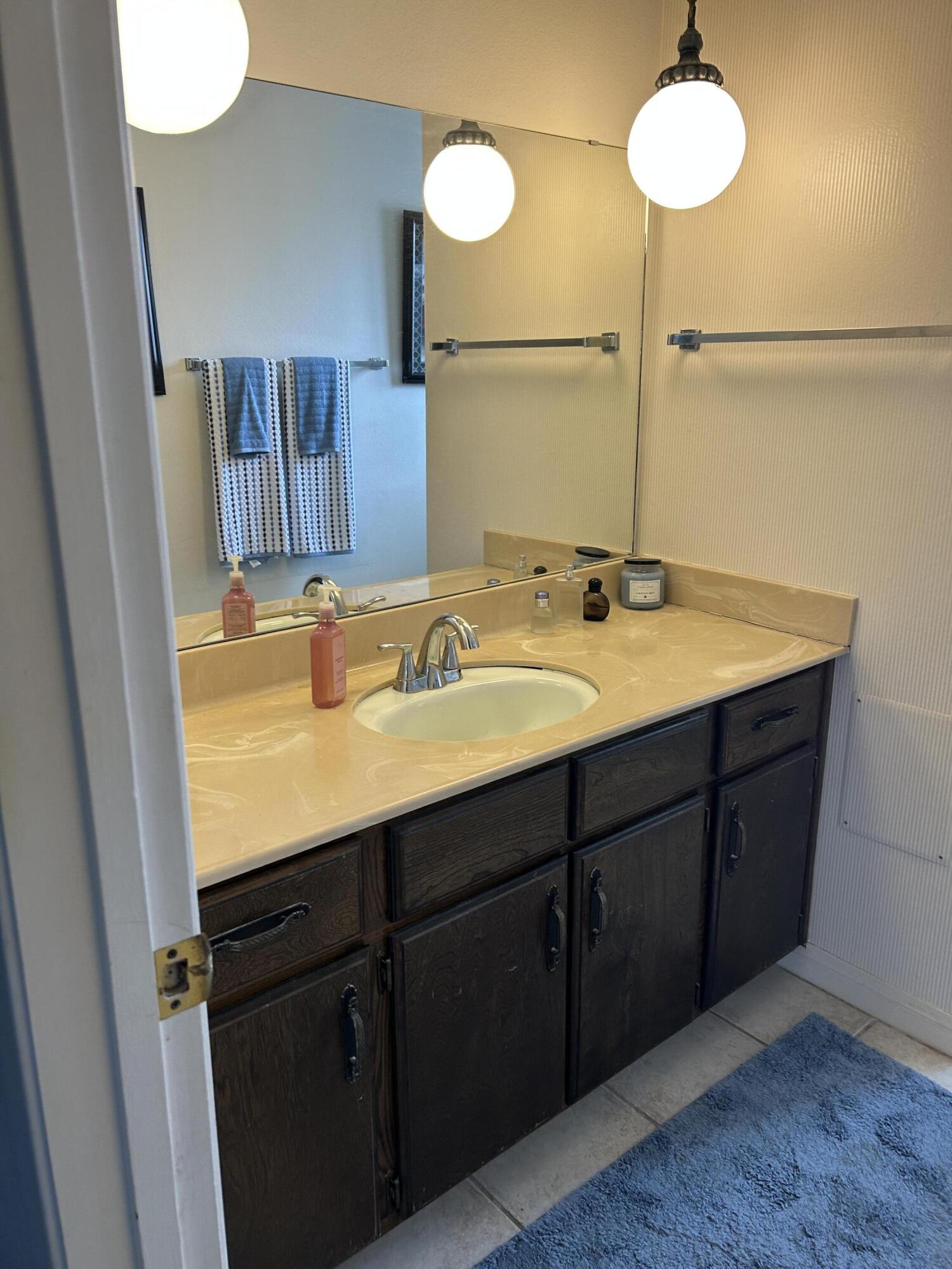 2745 E NE Goshen Ave, Visalia, CA 93292