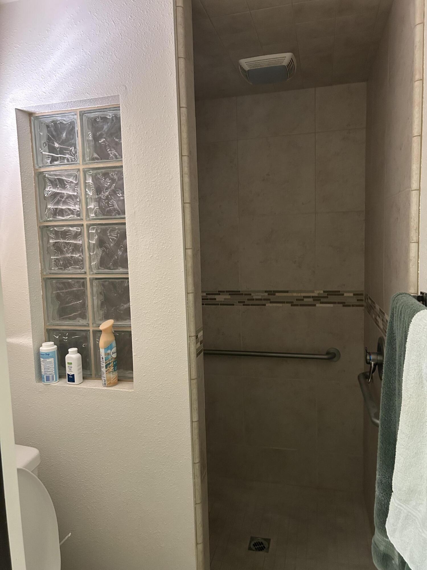 2745 E NE Goshen Ave, Visalia, CA 93292