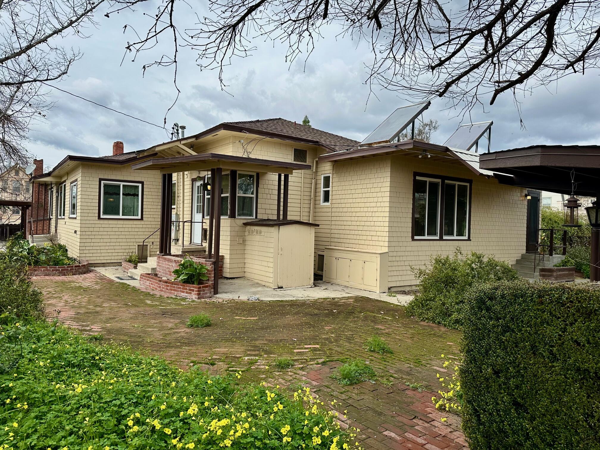 1301 N Douty, Hanford, CA 93230