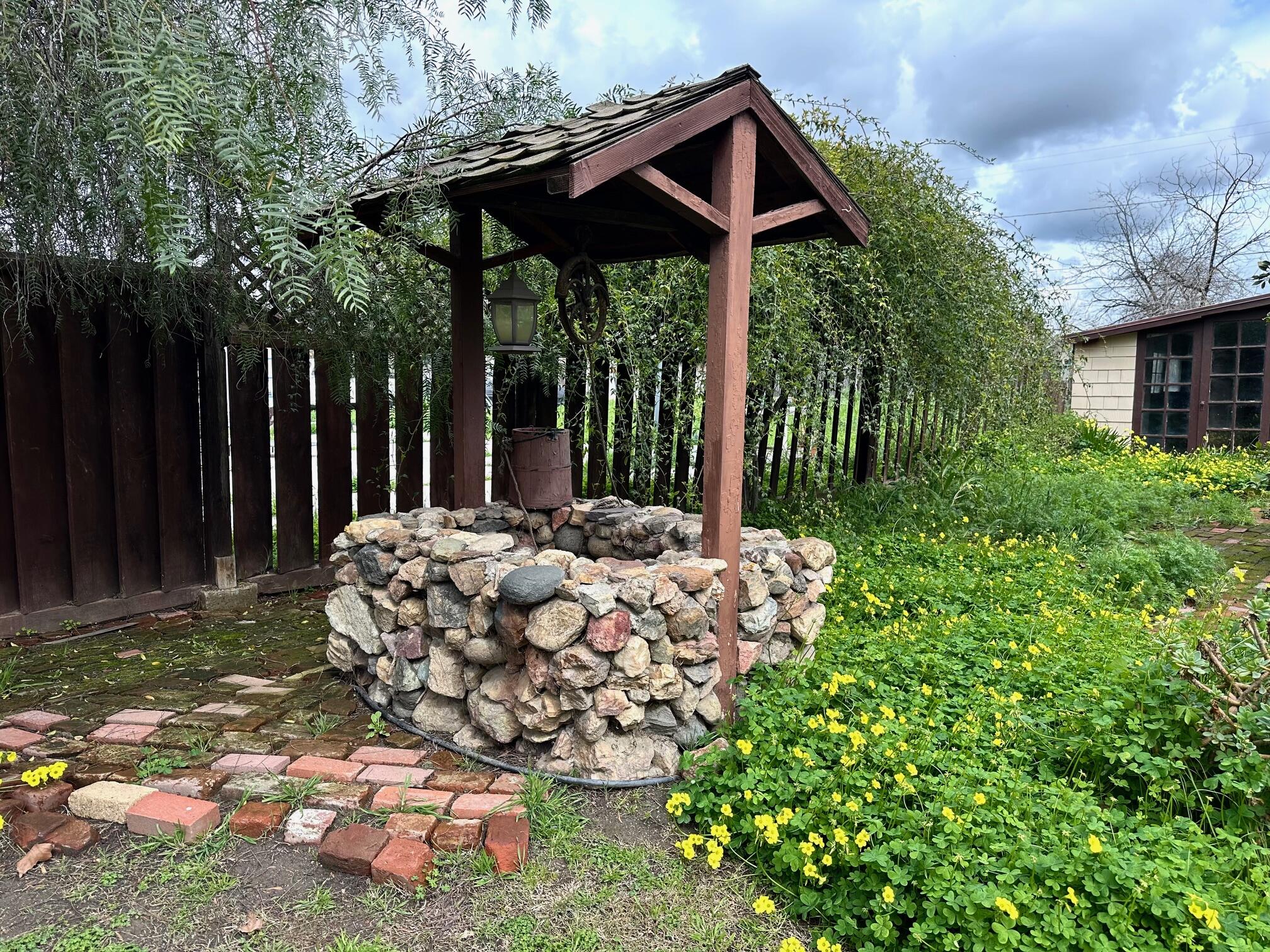 1301 N Douty, Hanford, CA 93230