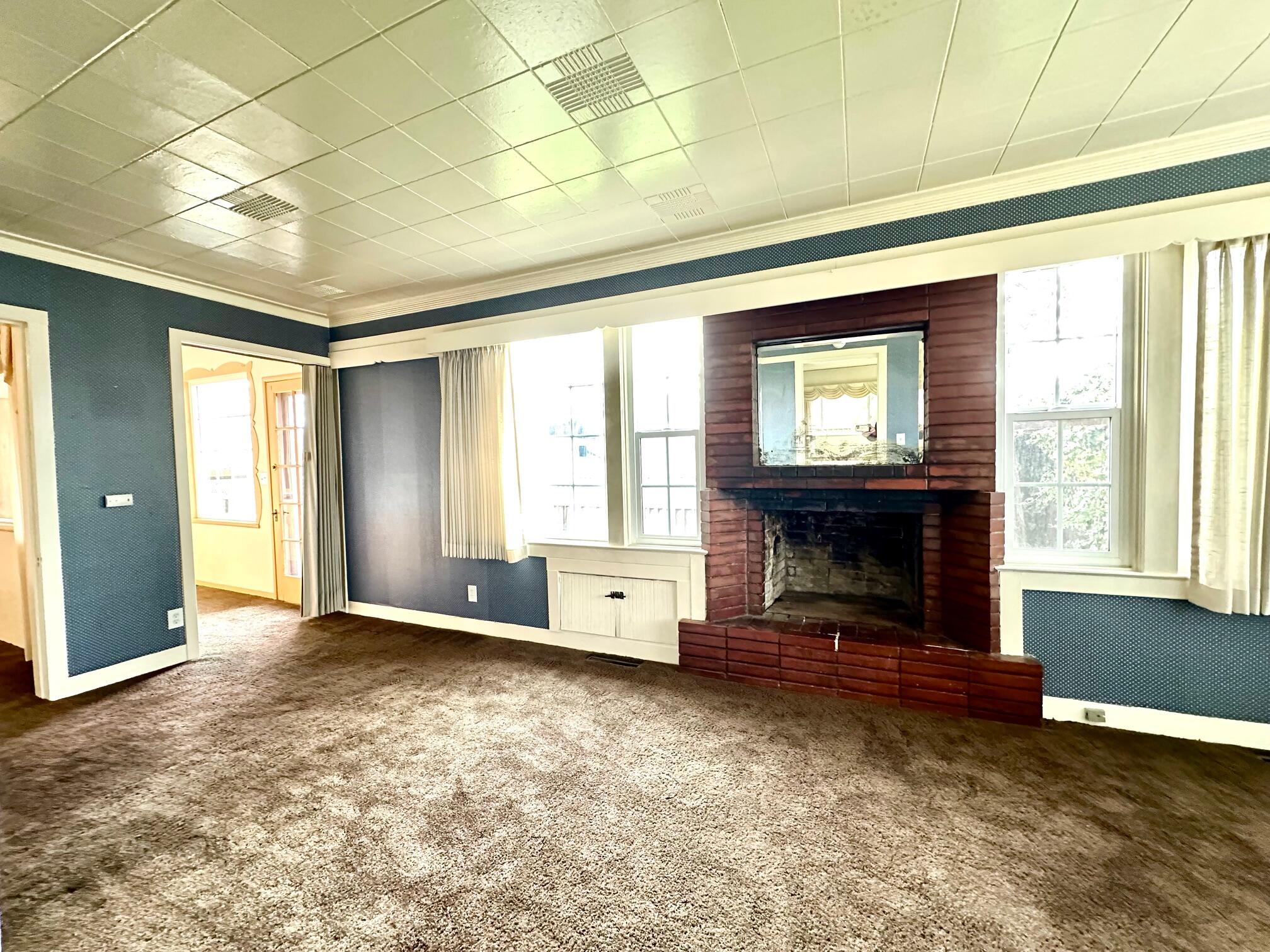 1301 N Douty, Hanford, CA 93230