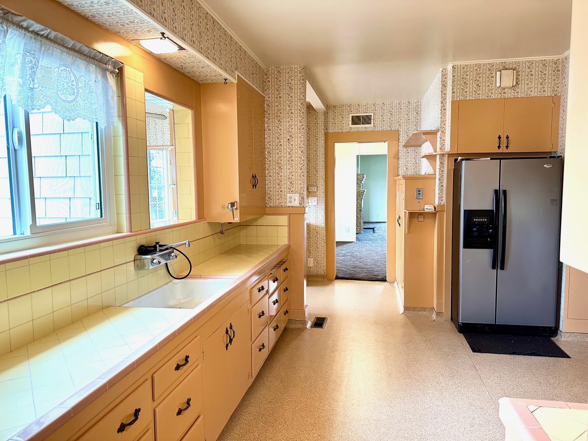 1301 N Douty, Hanford, CA 93230