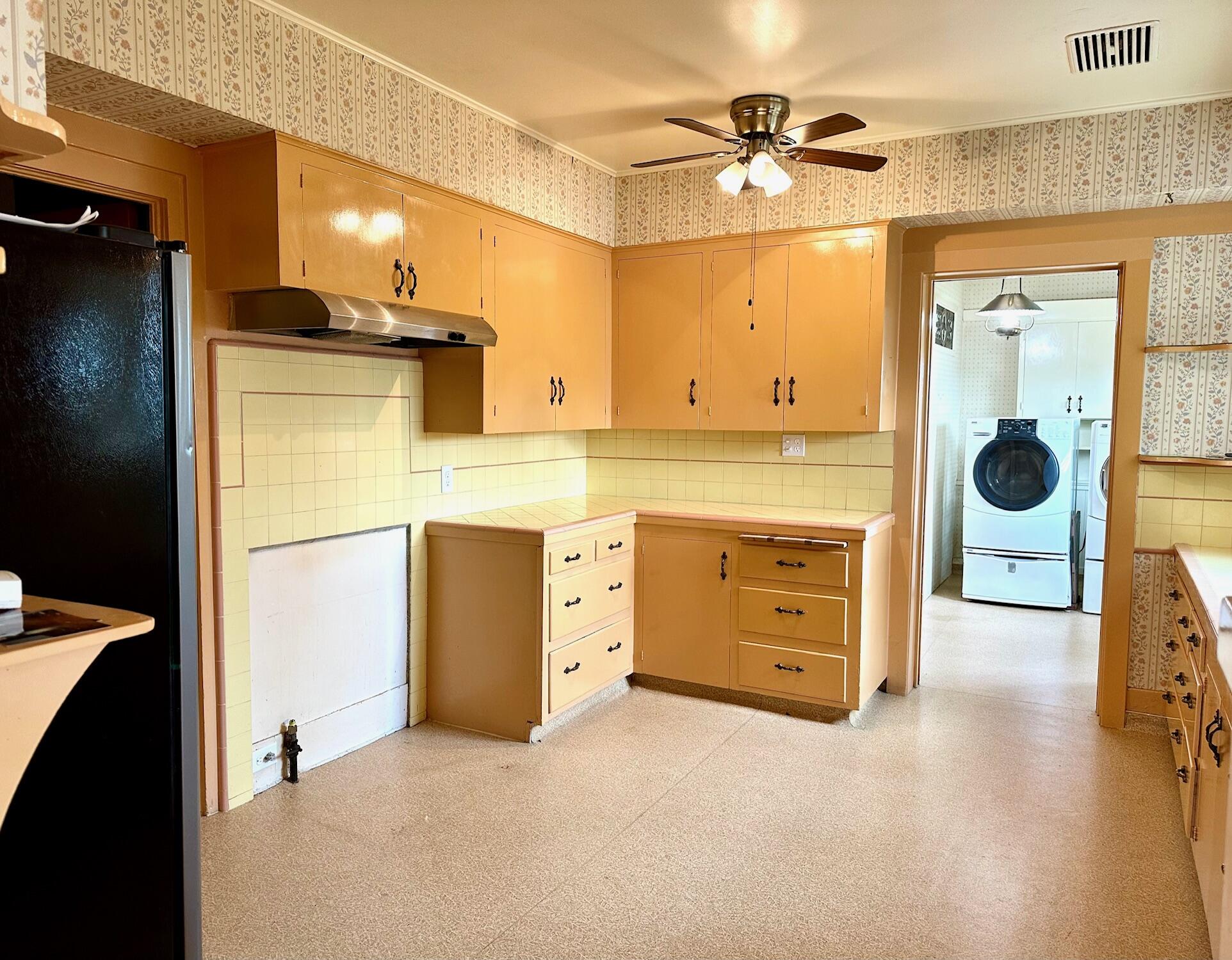 1301 N Douty, Hanford, CA 93230