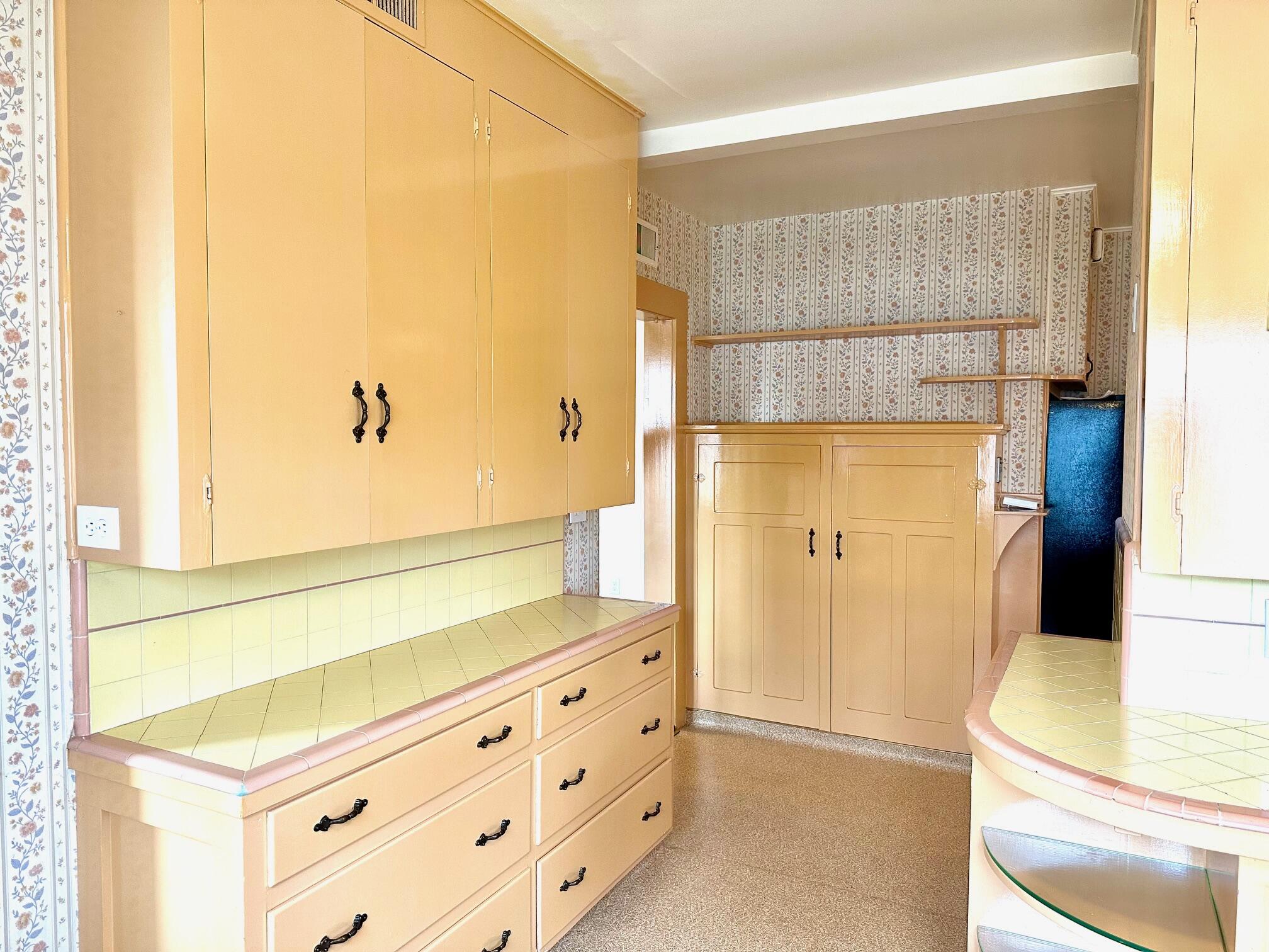 1301 N Douty, Hanford, CA 93230