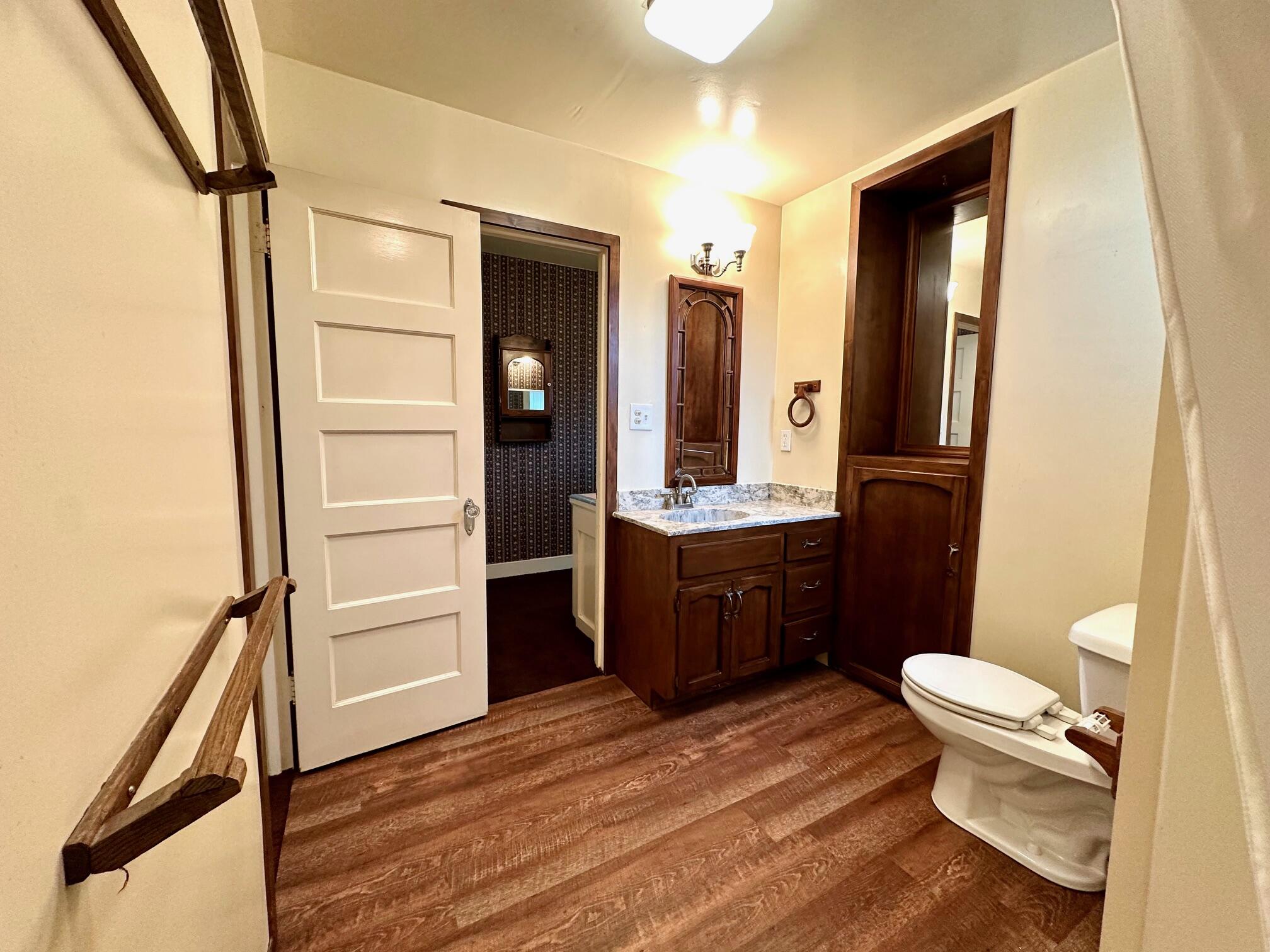 1301 N Douty, Hanford, CA 93230