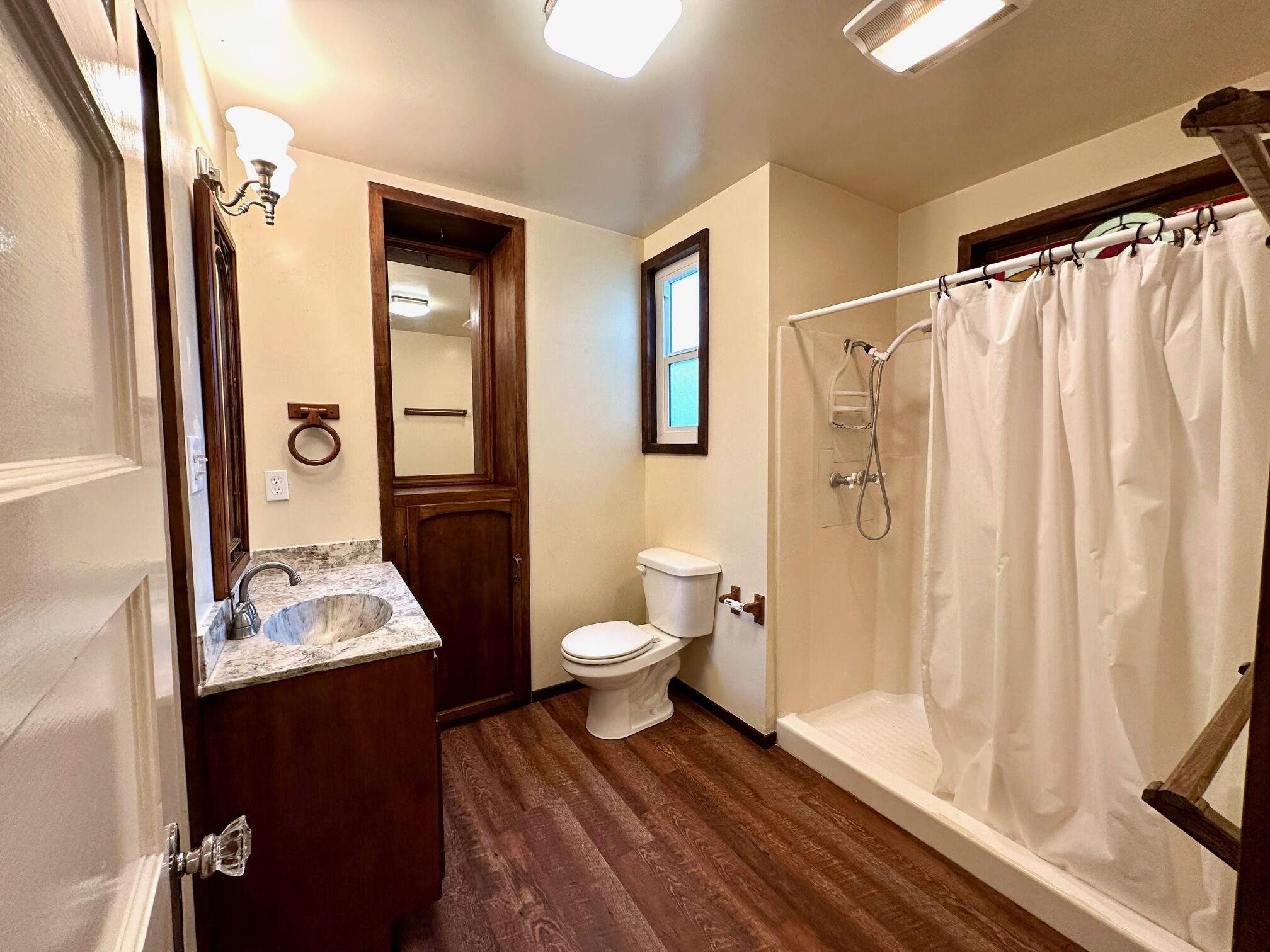 1301 N Douty, Hanford, CA 93230