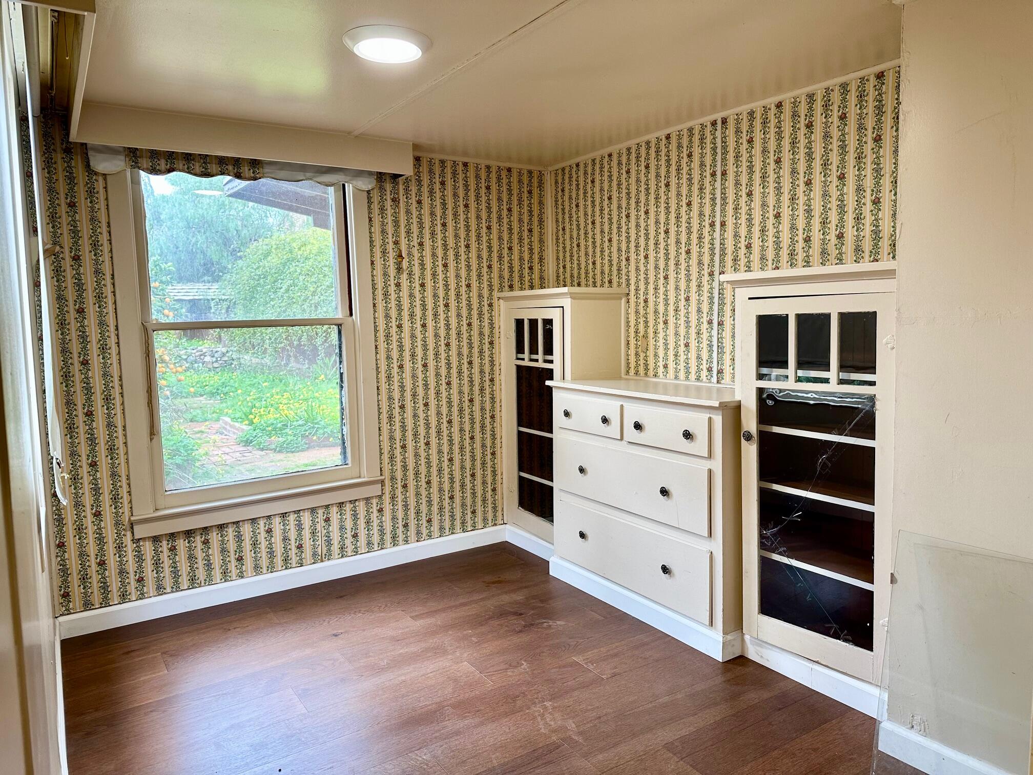 1301 N Douty, Hanford, CA 93230