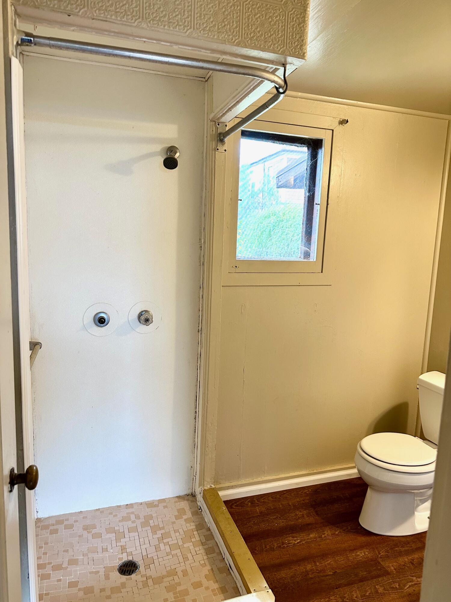 1301 N Douty, Hanford, CA 93230