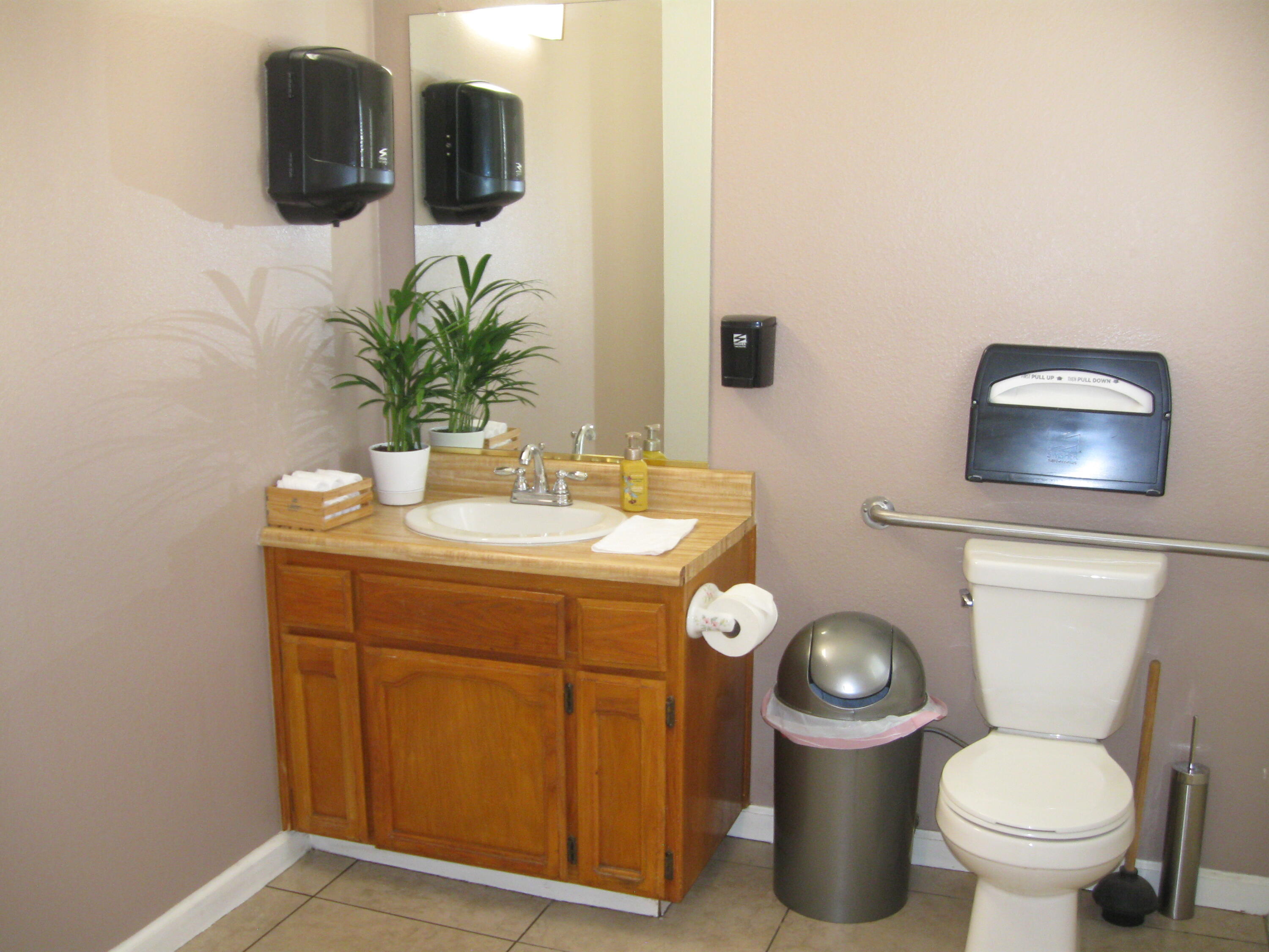 442 N N Farmersville Blvd, Farmersville, CA 93223