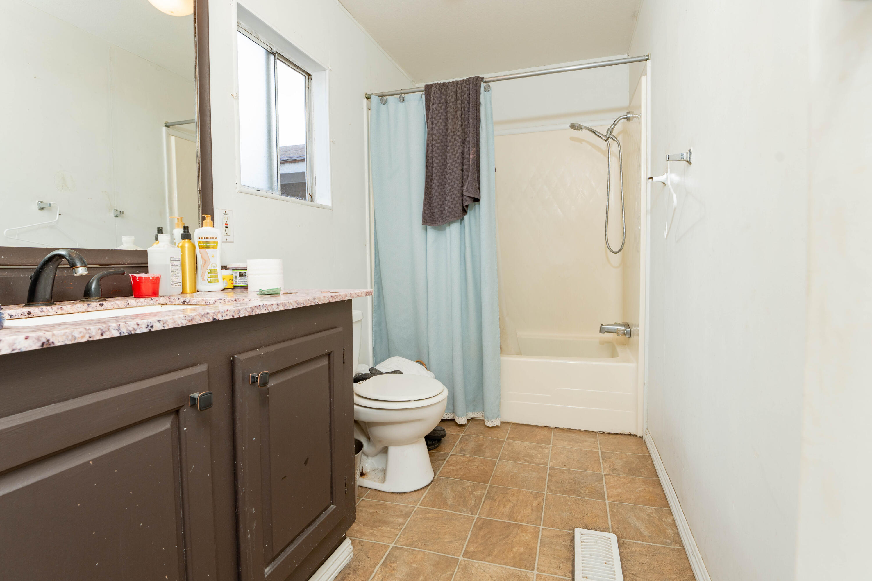 900 E Rankin Rd #119, Tulare, CA 93274