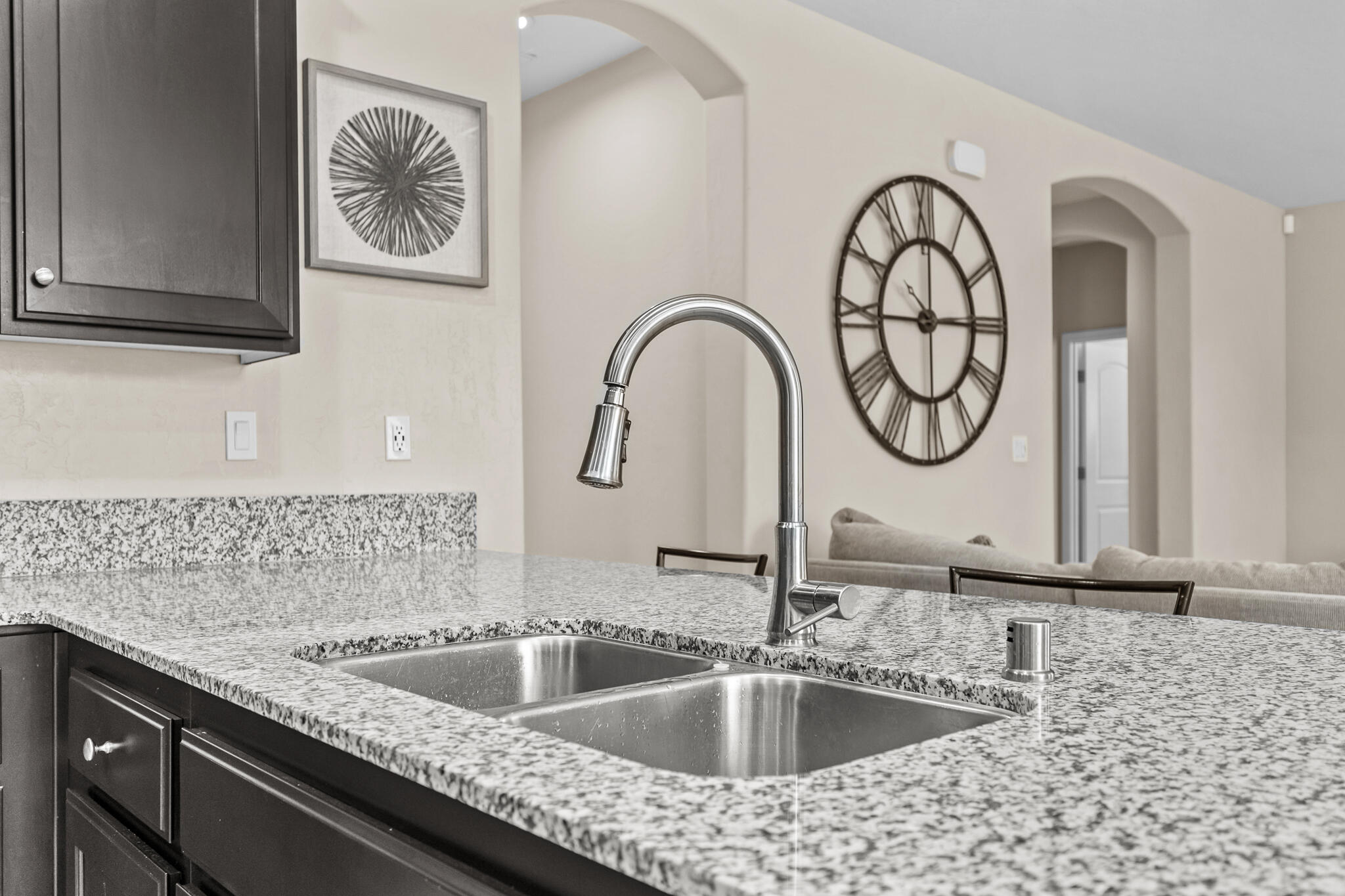 1727 Bristol Ave, Tulare, CA 93274