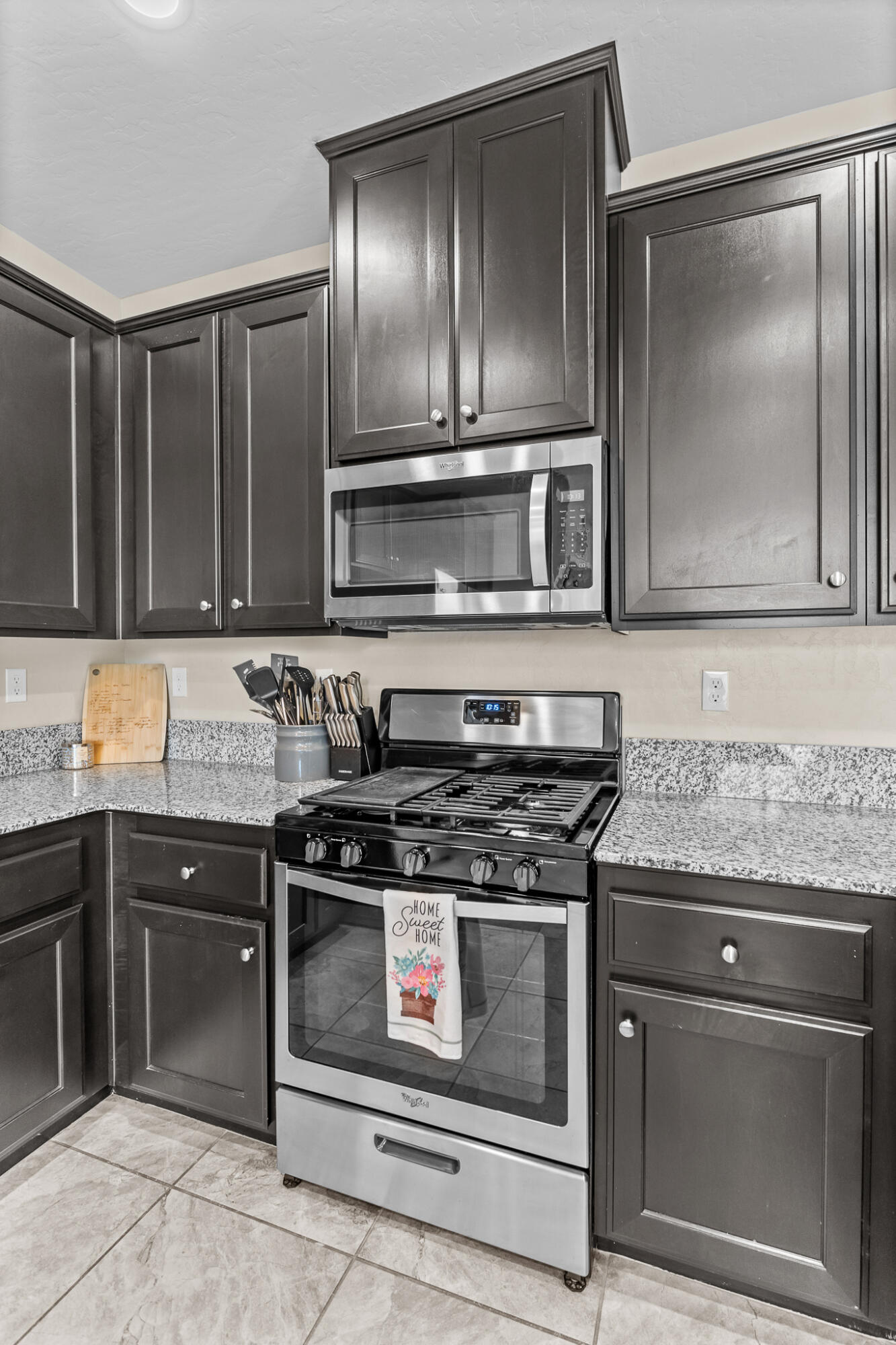 1727 Bristol Ave, Tulare, CA 93274