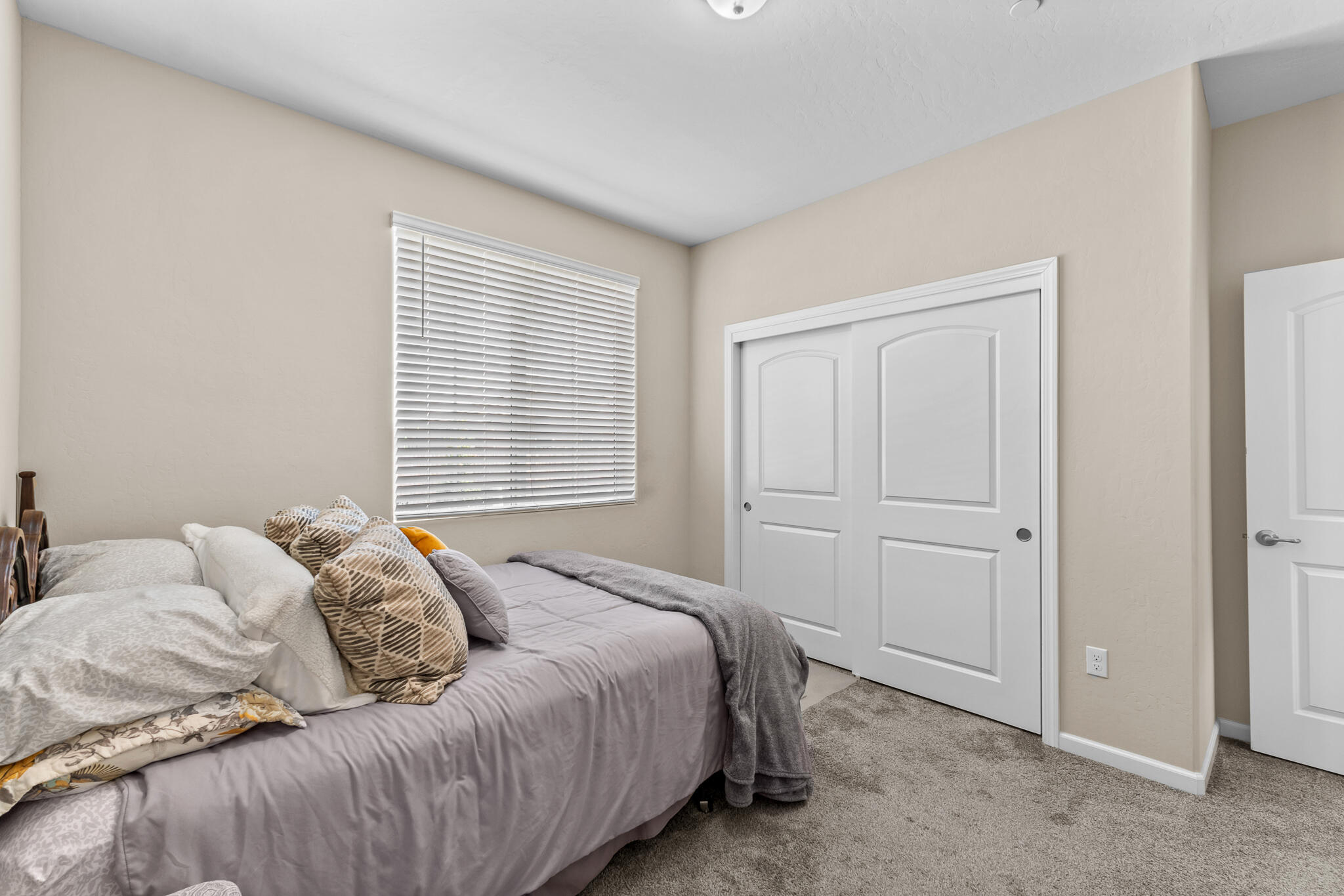 1727 Bristol Ave, Tulare, CA 93274