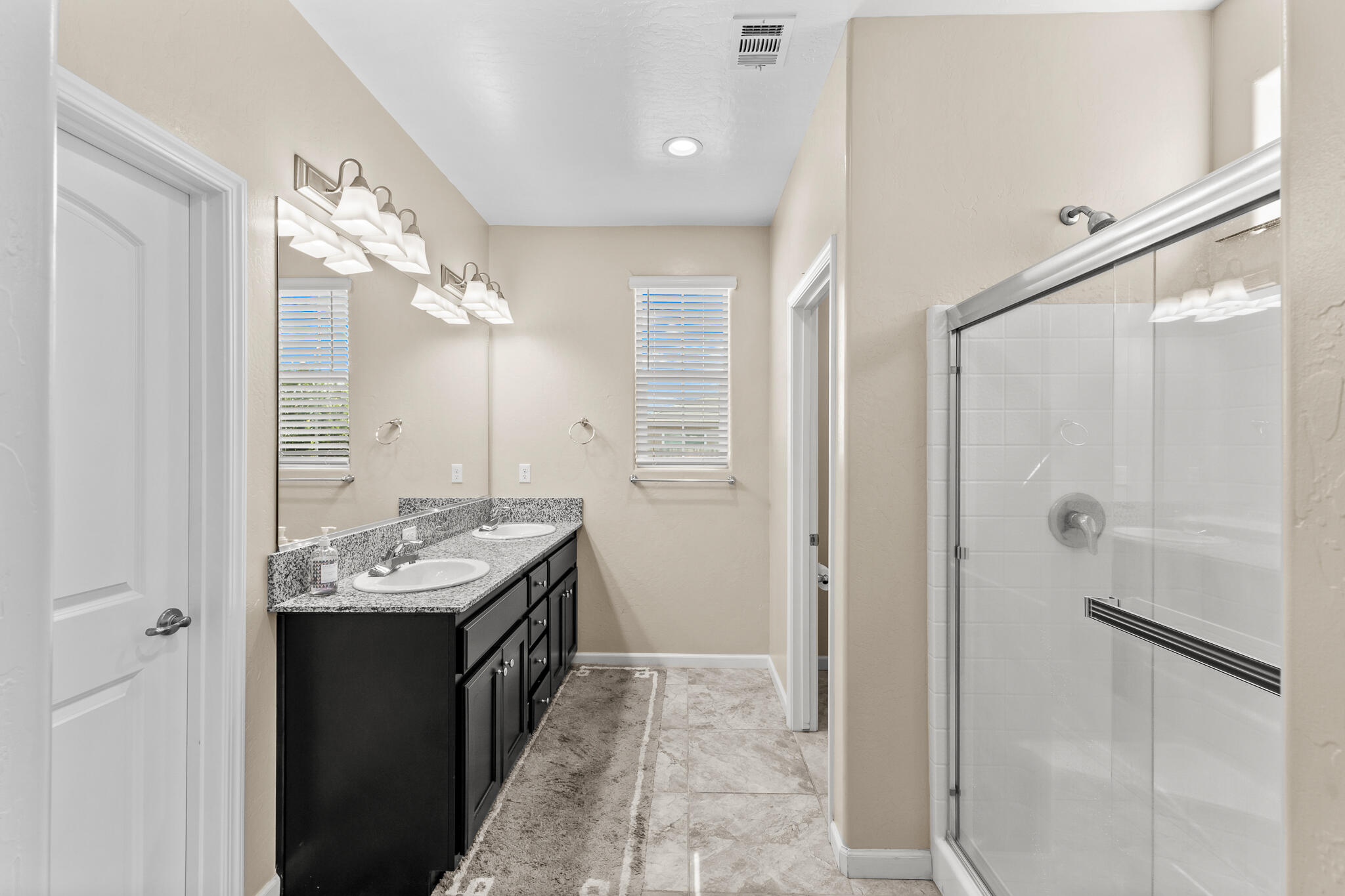 1727 Bristol Ave, Tulare, CA 93274