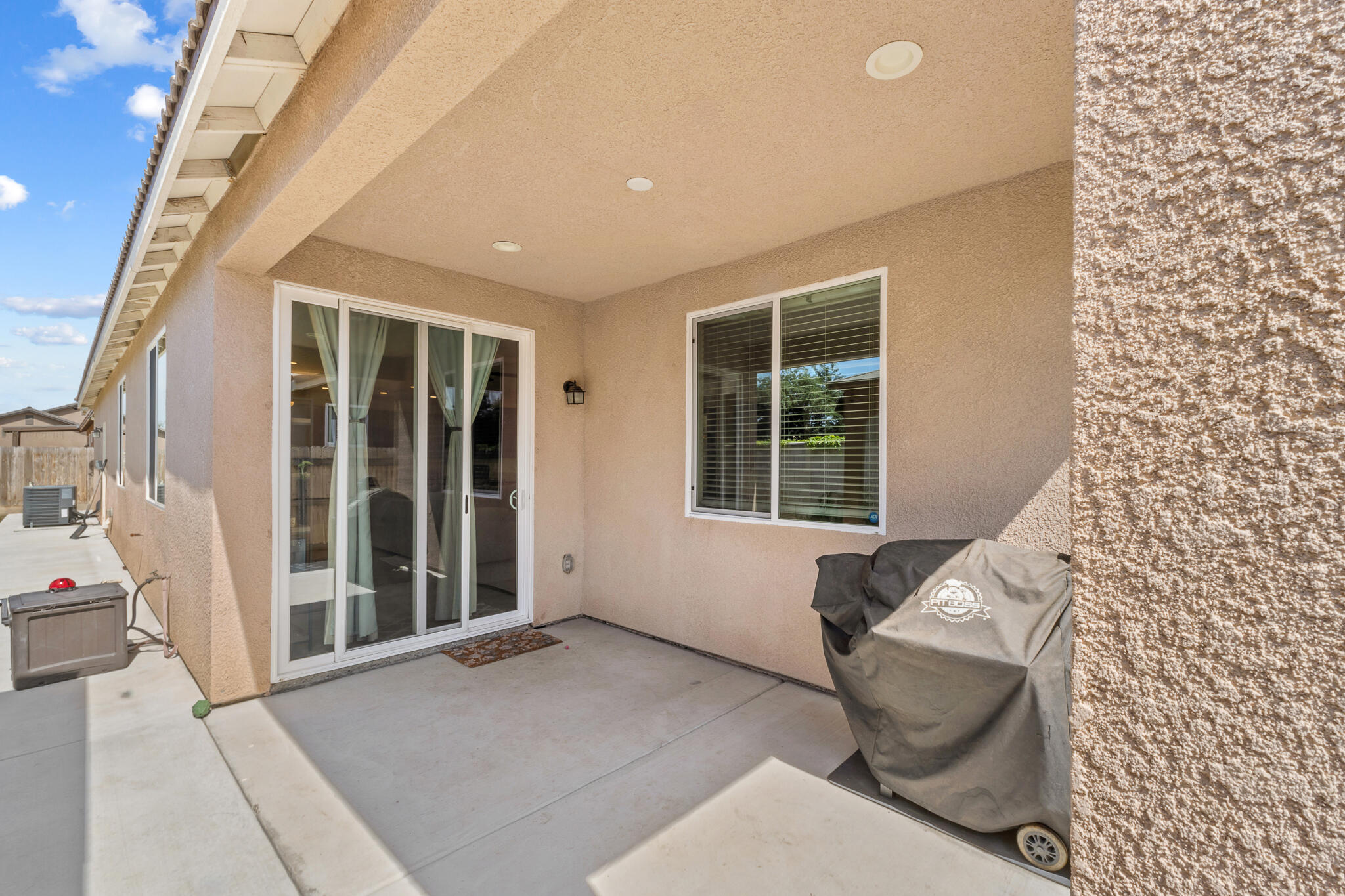 1727 Bristol Ave, Tulare, CA 93274