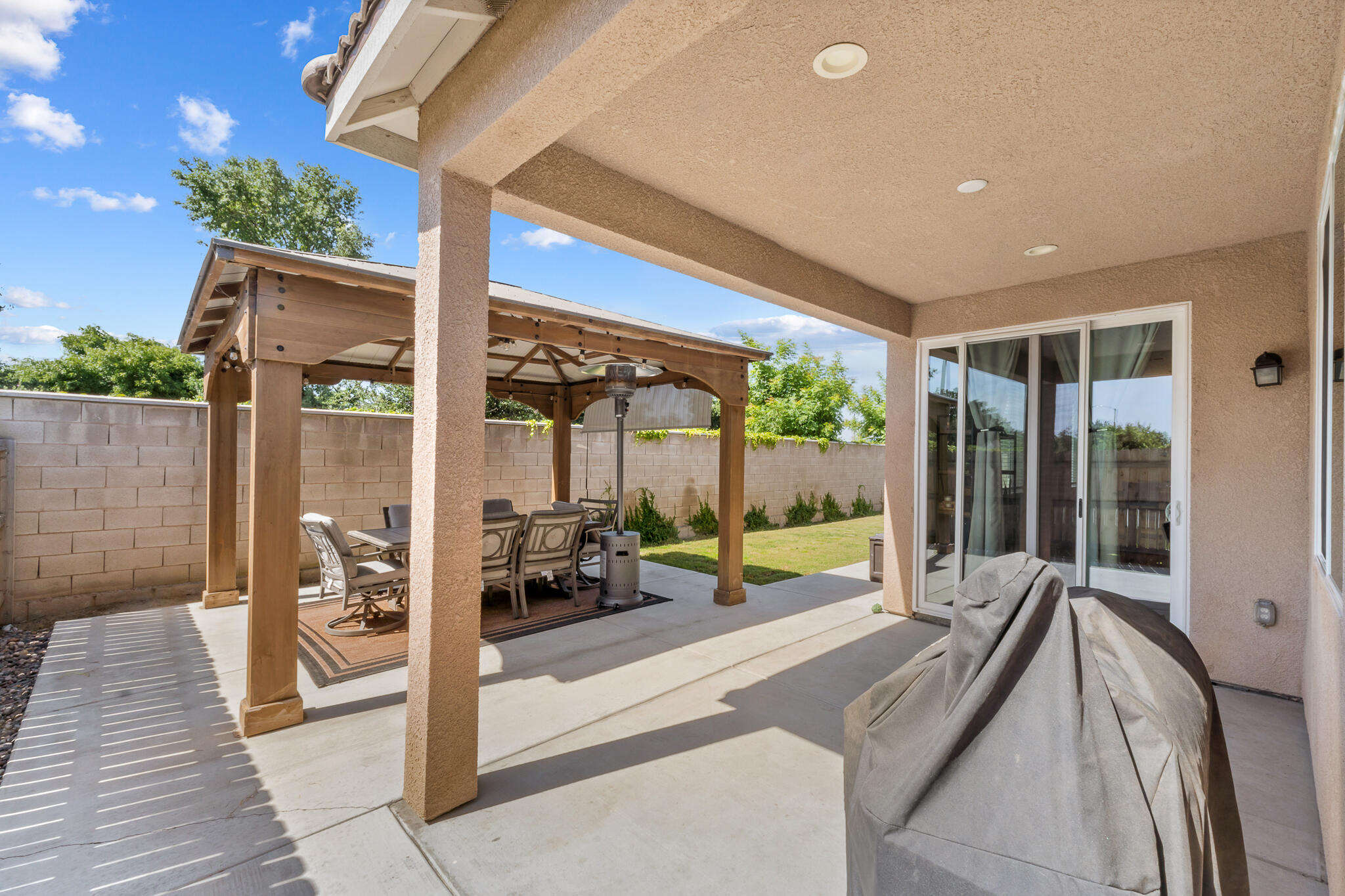 1727 Bristol Ave, Tulare, CA 93274