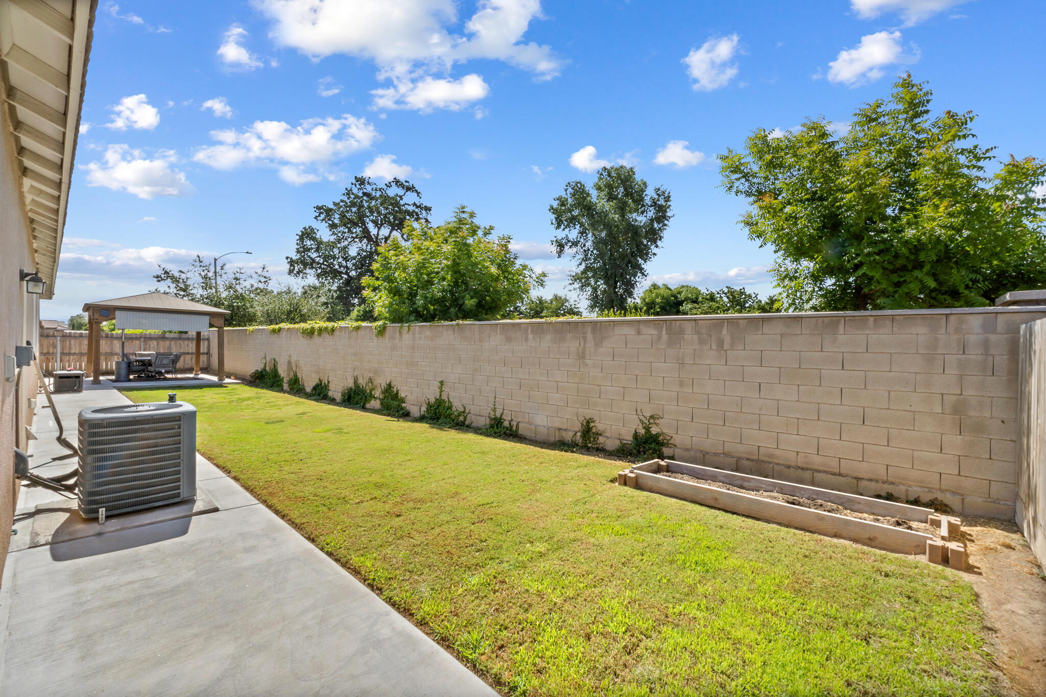 1727 Bristol Ave, Tulare, CA 93274