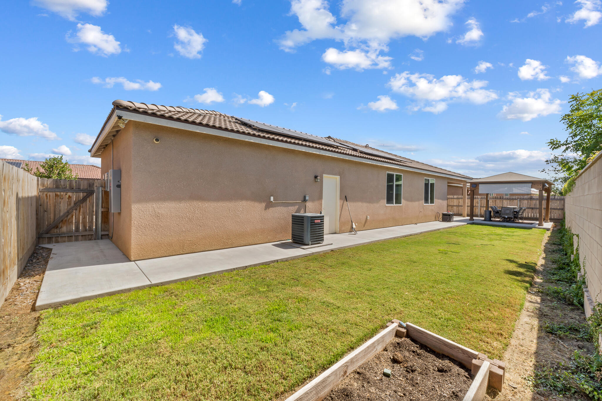 1727 Bristol Ave, Tulare, CA 93274